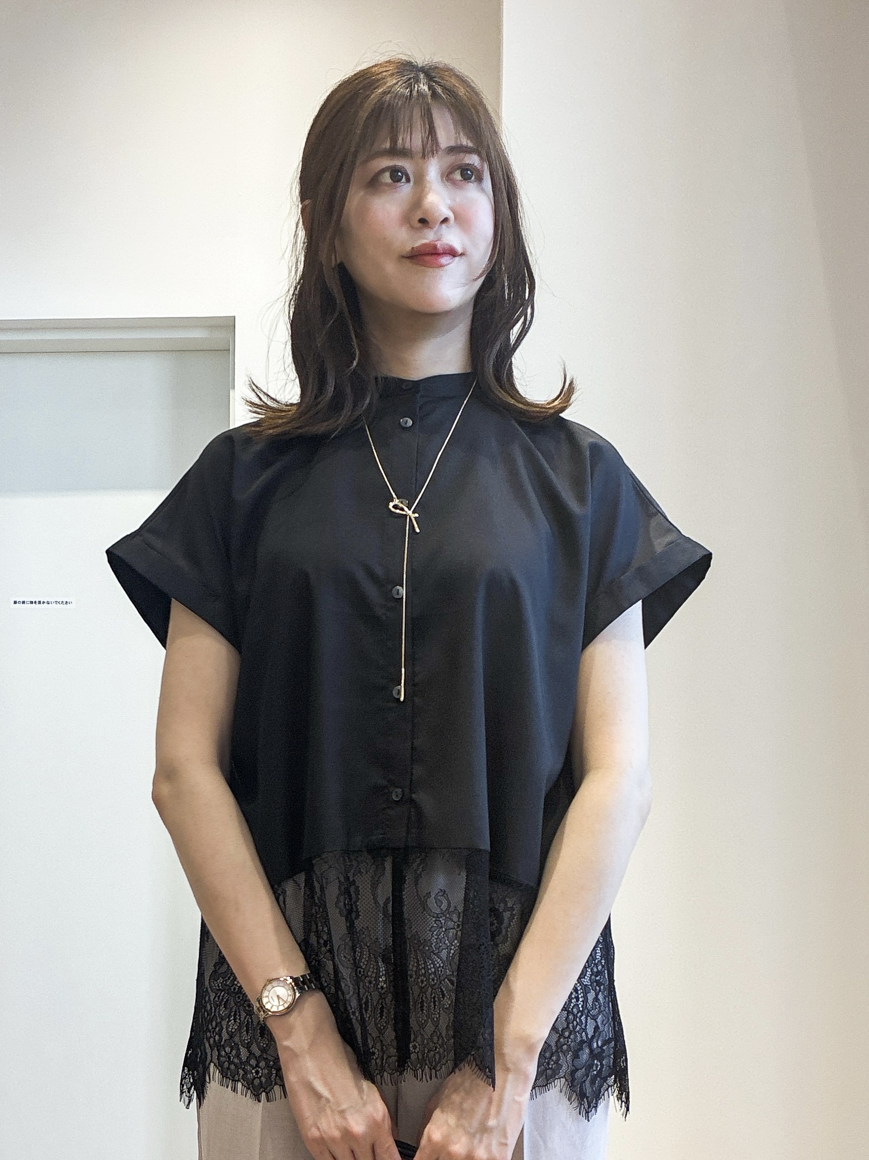 もんちゃんさんの「OPAQUE.CLIP｜裾レースフレンチスリーブブラウス【洗濯機OK】」を使ったコーディネート