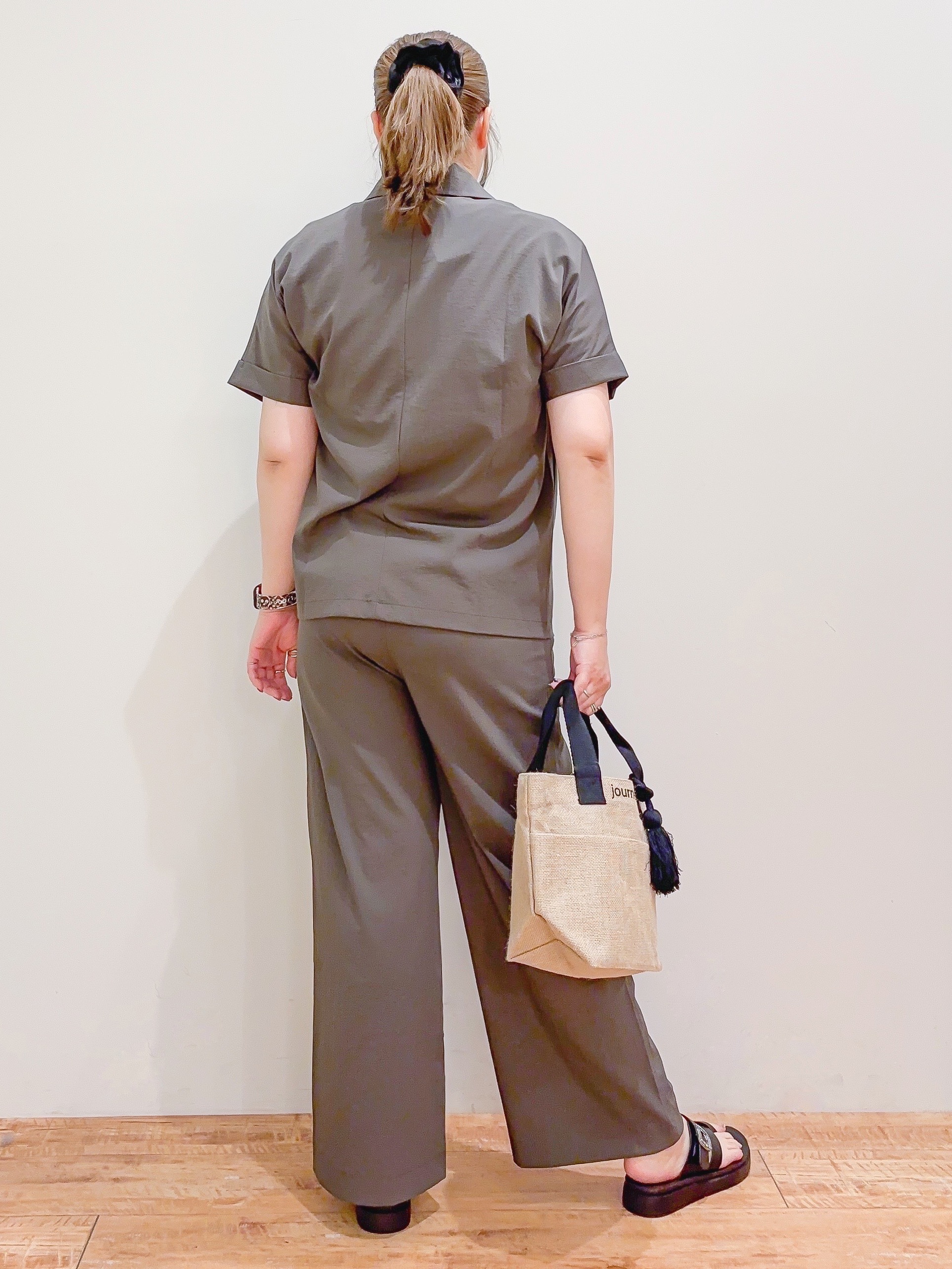 naoさんの「SHOO･LA･RUE｜【高レビュー/洗濯機可/セットアップ可】軽凛(かろりん) 半袖ジャケット」を使ったコーディネート