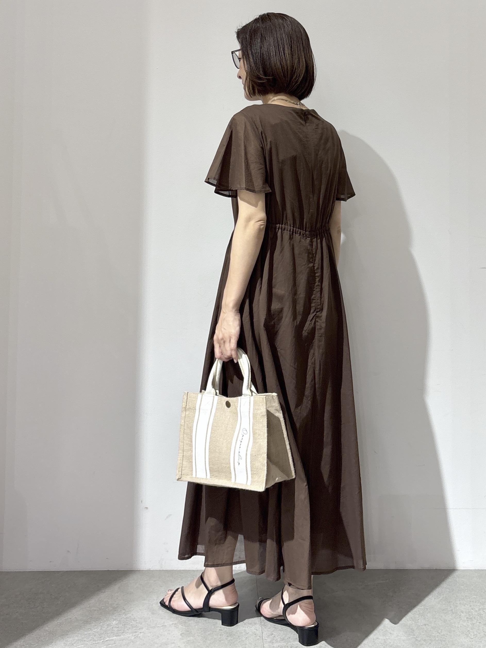 NAKAさんの「OPAQUE.CLIP｜フレアスリーブ フィット＆フレアサマードレス【洗濯機OK】」を使ったコーディネート