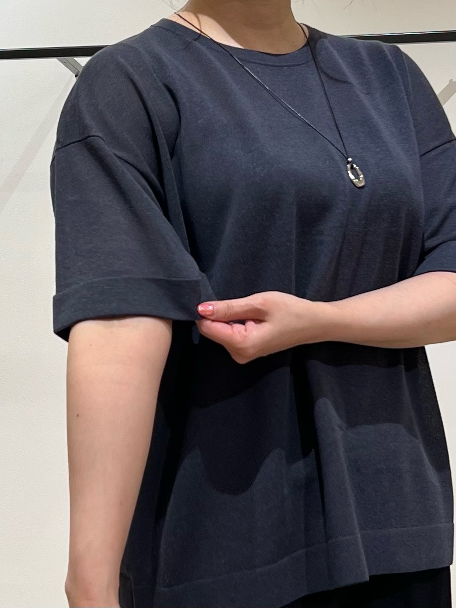 TOMOMIさんの「UNTITLED｜【アンサンブル可/Tシャツ風/ゆったり】リラックスニットトップス」を使ったコーディネート