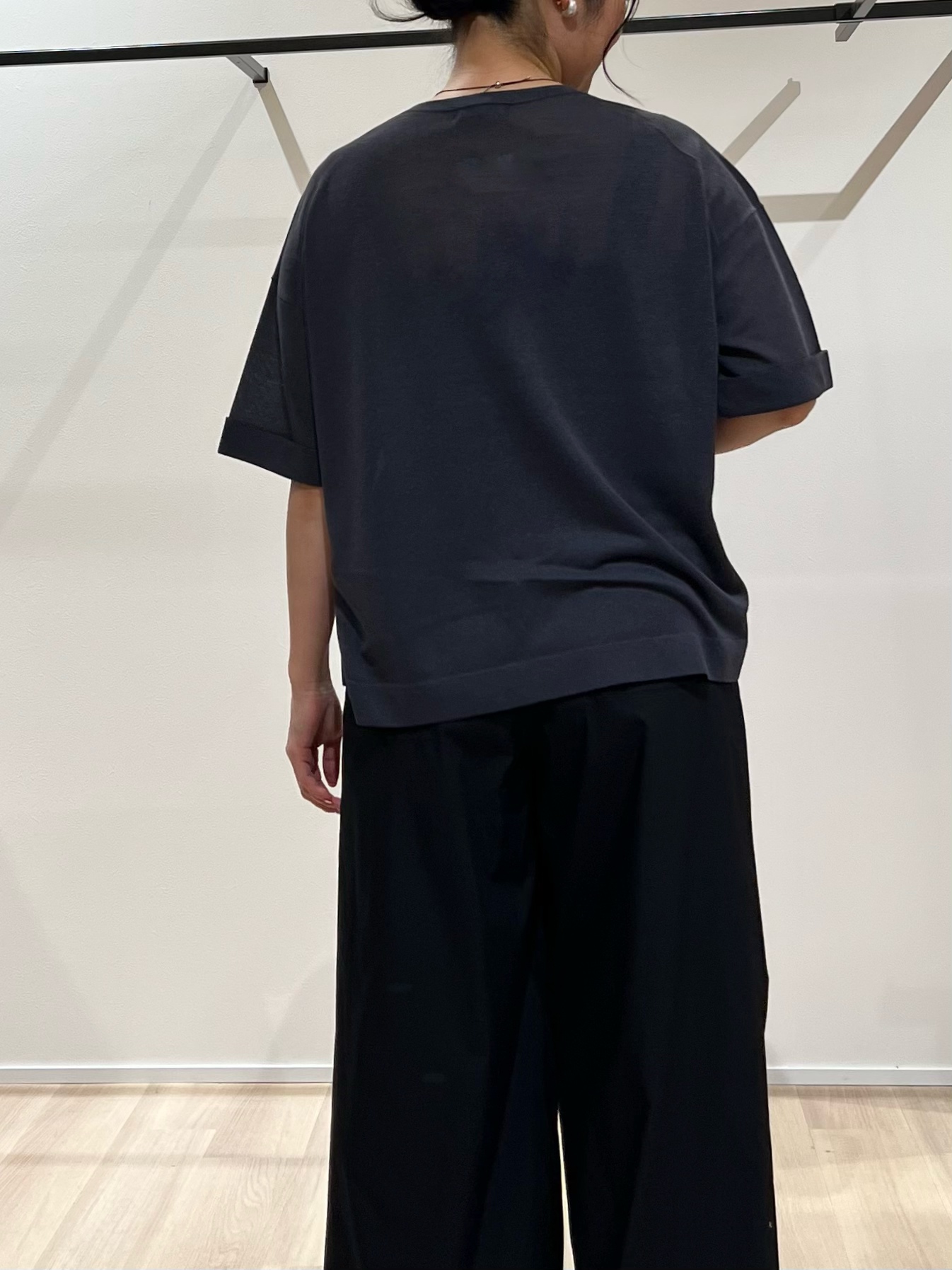 TOMOMIさんの「UNTITLED｜【アンサンブル可/Tシャツ風/ゆったり】リラックスニットトップス」を使ったコーディネート