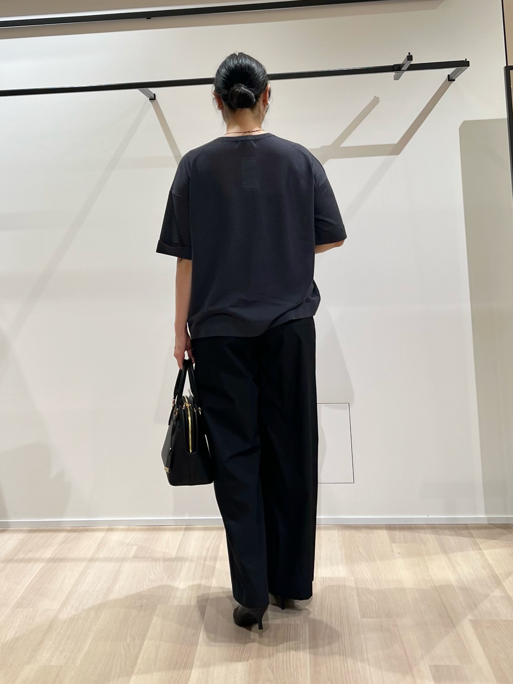 TOMOMIさんの「UNTITLED｜【アンサンブル可/Tシャツ風/ゆったり】リラックスニットトップス」を使ったコーディネート