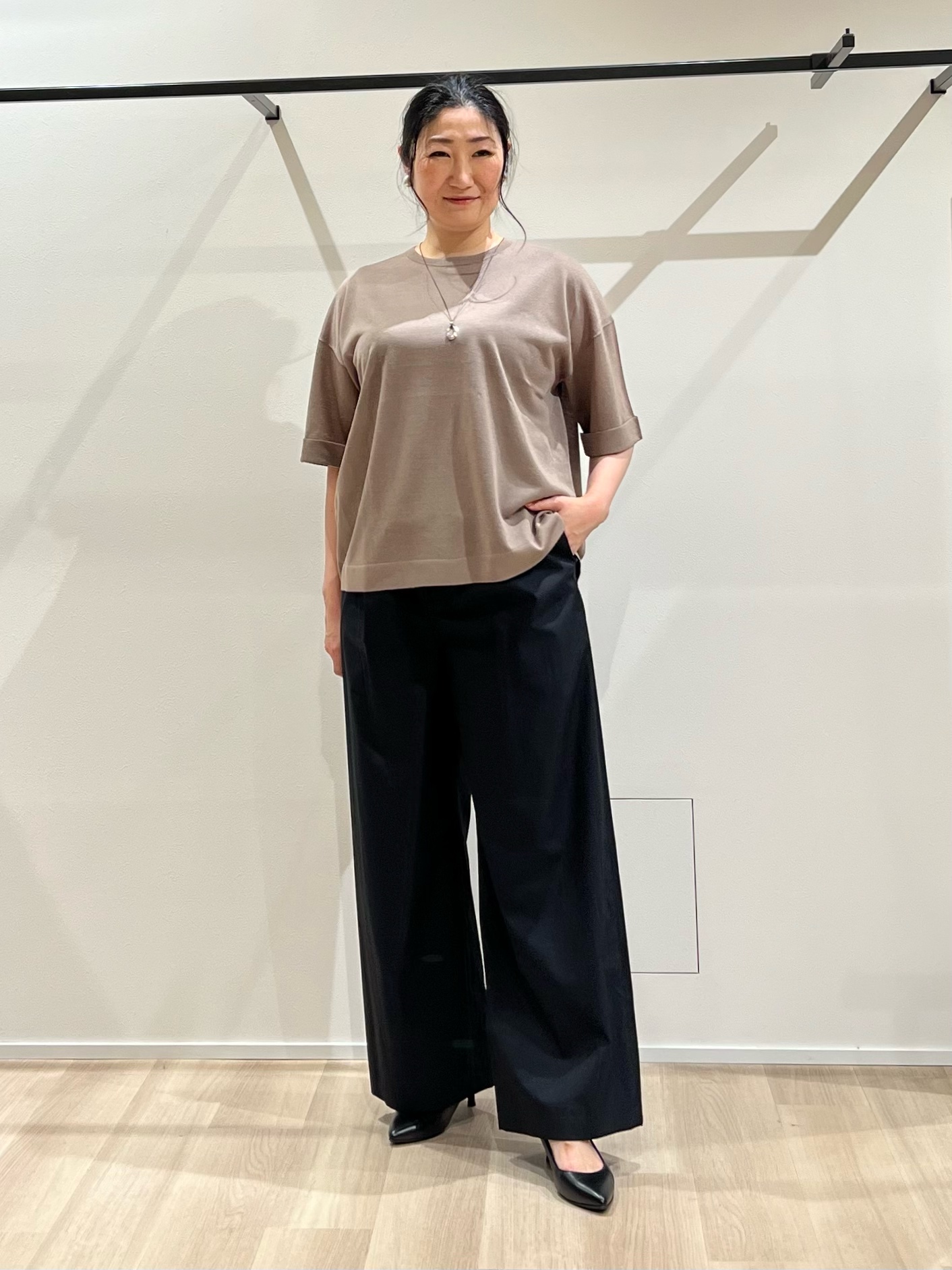 TOMOMIさんの「UNTITLED｜【アンサンブル可/Tシャツ風/ゆったり】リラックスニットトップス」を使ったコーディネート