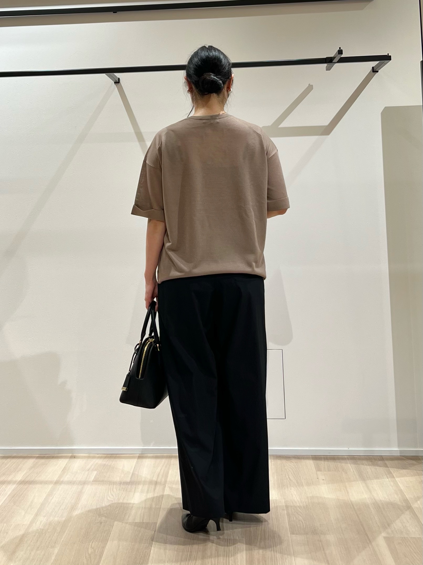 TOMOMIさんの「UNTITLED｜【アンサンブル可/Tシャツ風/ゆったり】リラックスニットトップス」を使ったコーディネート