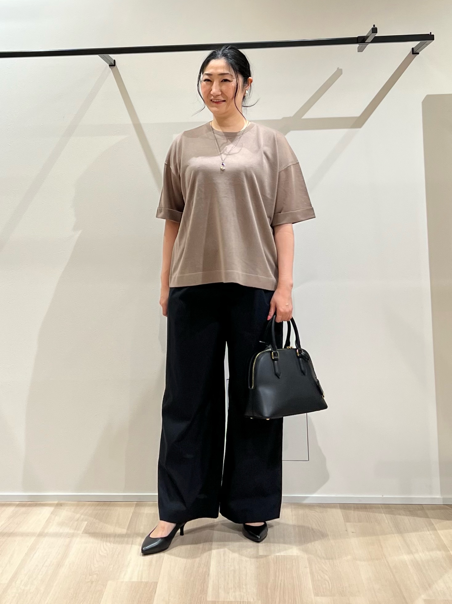 TOMOMIさんの「UNTITLED｜【アンサンブル可/Tシャツ風/ゆったり】リラックスニットトップス」を使ったコーディネート