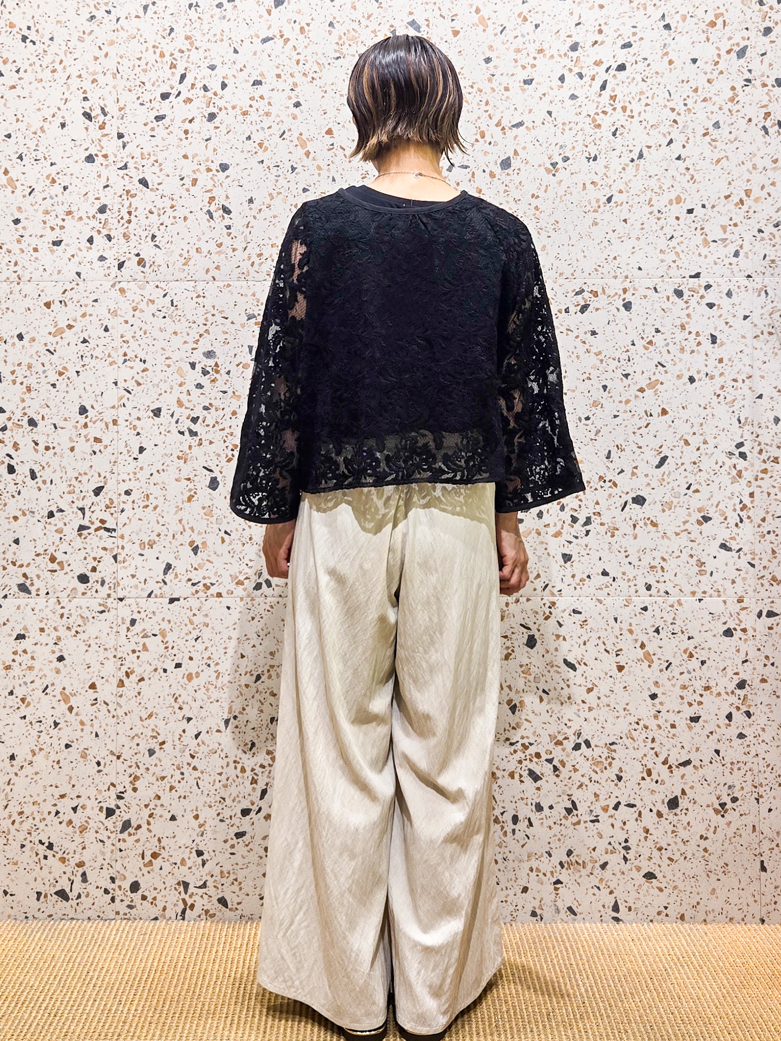yoshimiさんの「OPAQUE.CLIP｜刺繍レースショートブラウス【洗える】」を使ったコーディネート