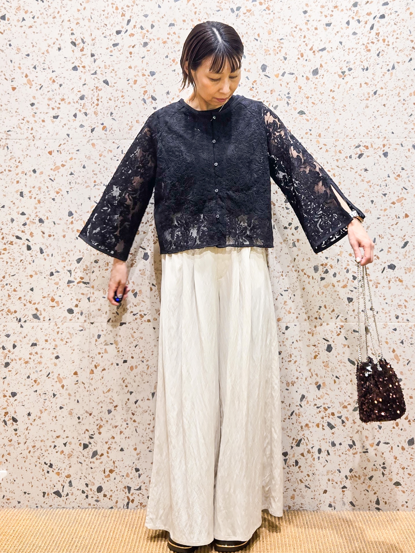 yoshimiさんの「OPAQUE.CLIP｜刺繍レースショートブラウス【洗える】」を使ったコーディネート