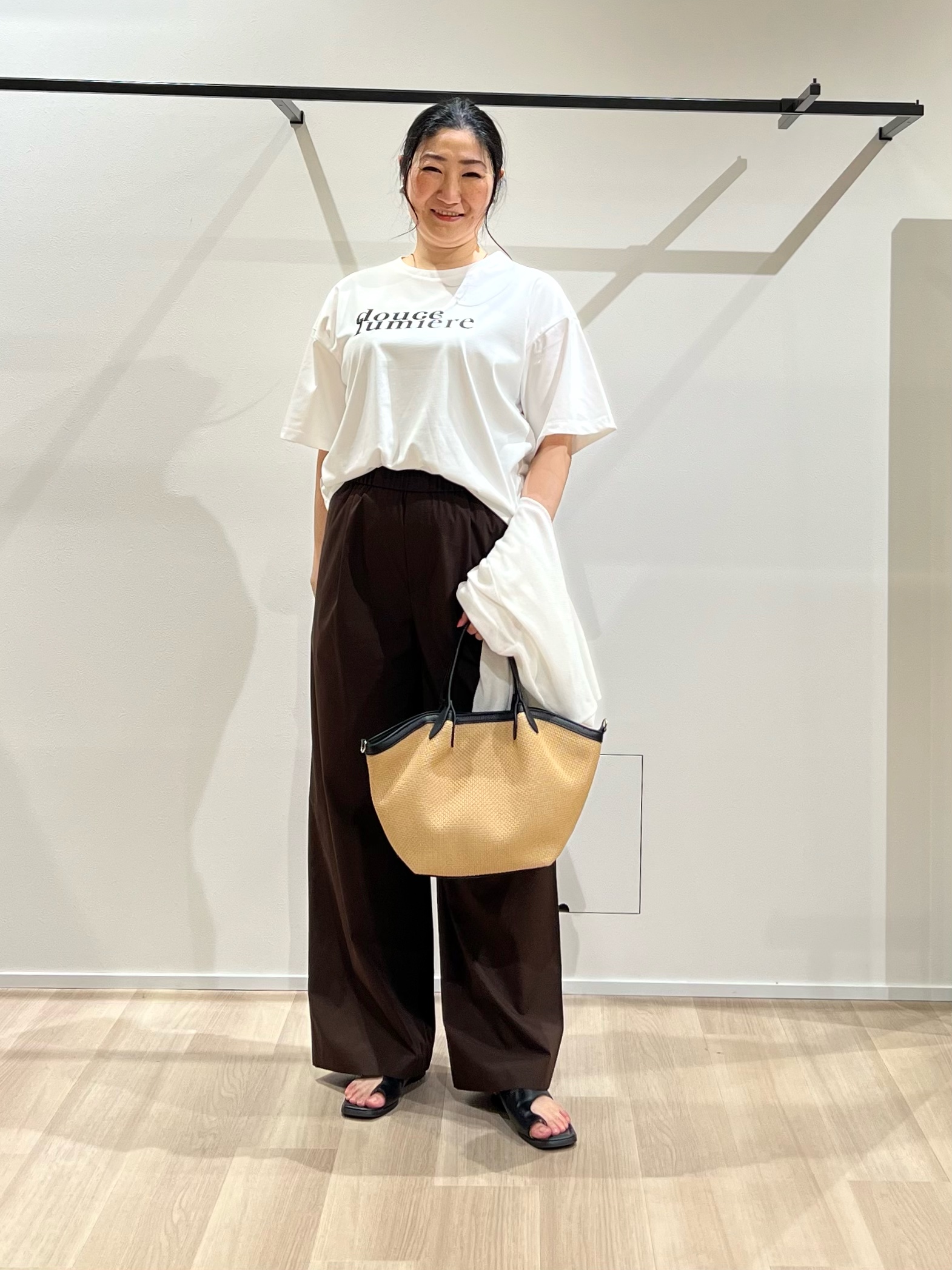 TOMOMIさんの「UNTITLED｜【日除け・冷房対策に】コットンリネンカーディガン」を使ったコーディネート