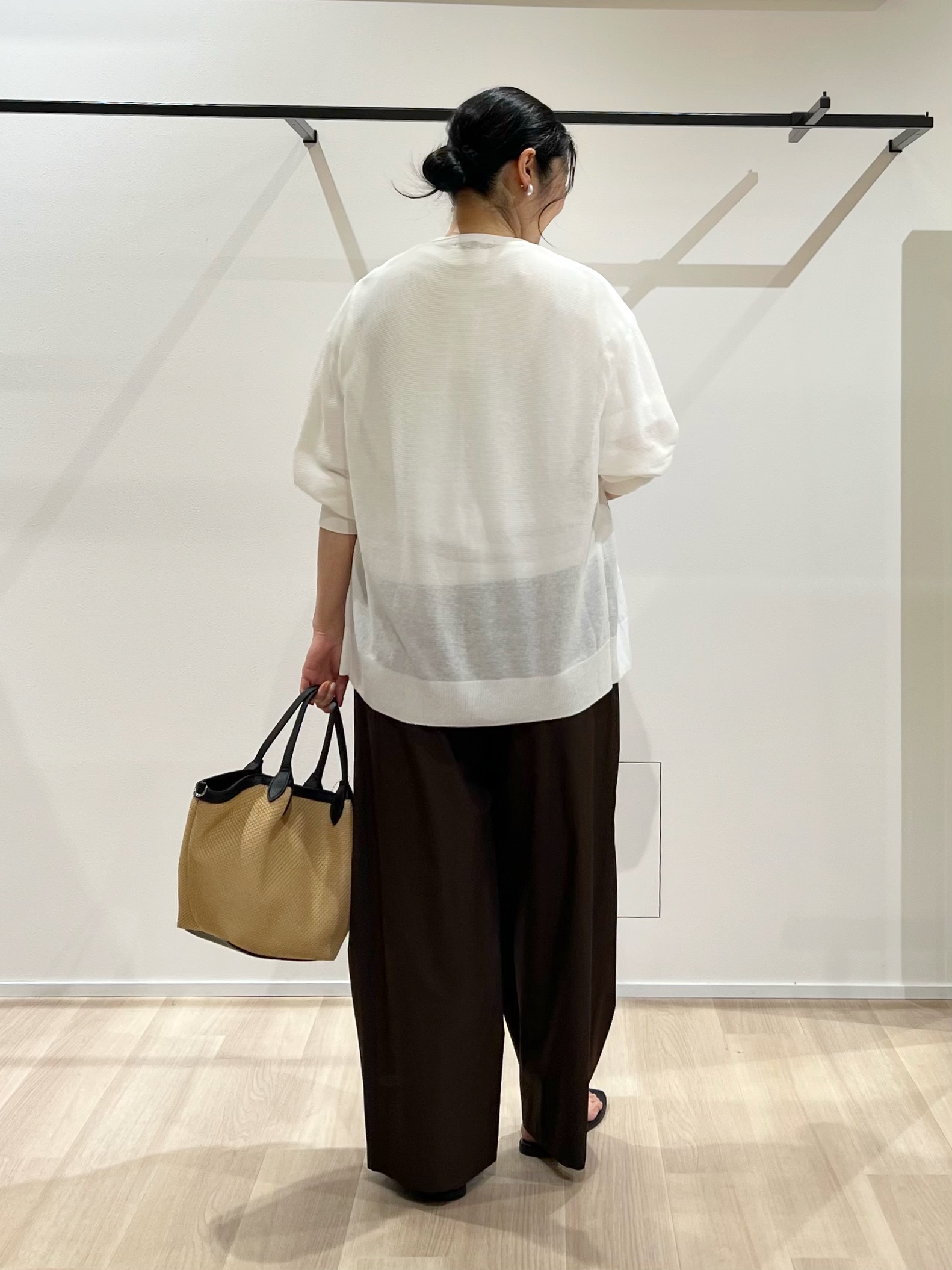 TOMOMIさんの「UNTITLED｜【日除け・冷房対策に】コットンリネンカーディガン」を使ったコーディネート