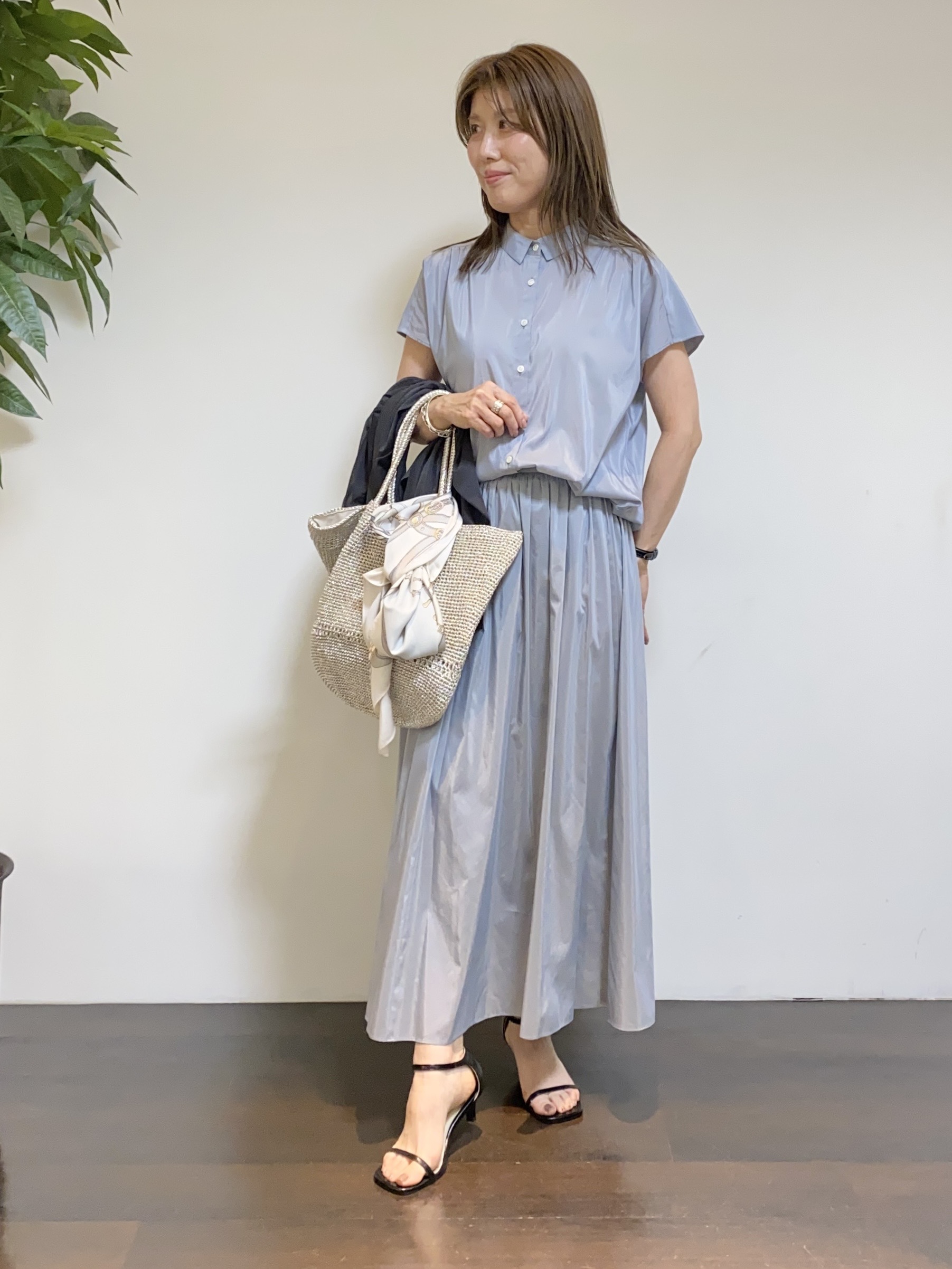 tomoさんの「UNTITLED｜【7色展開/ゆったり/ショート丈】シアートリコットカーディガン」を使ったコーディネート