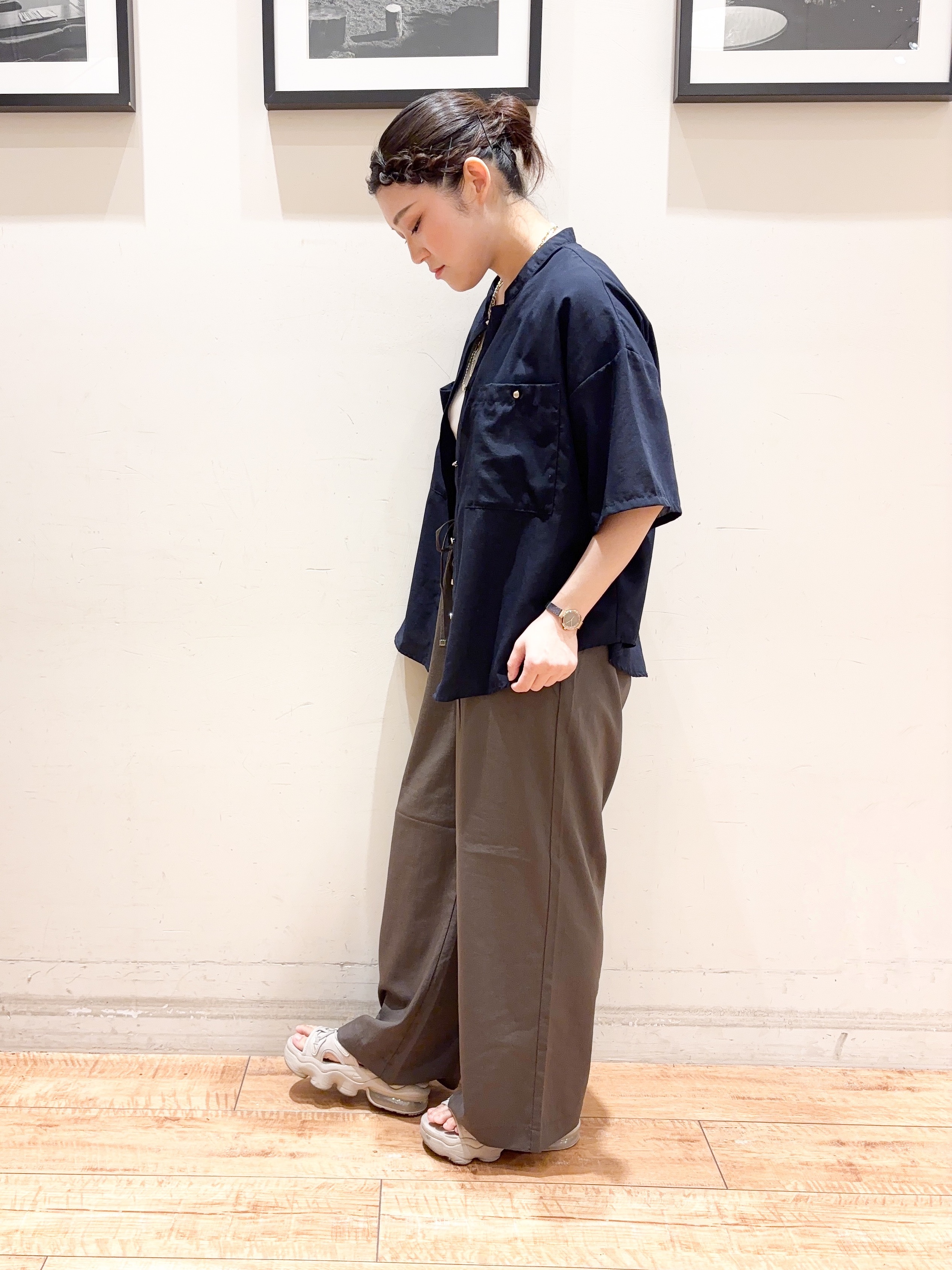 かふぇもか。さんの「SHOO･LA･RUE｜【洗濯機可/S-LL】大人の抜け感 ゆるっと5分袖シャツ」を使ったコーディネート