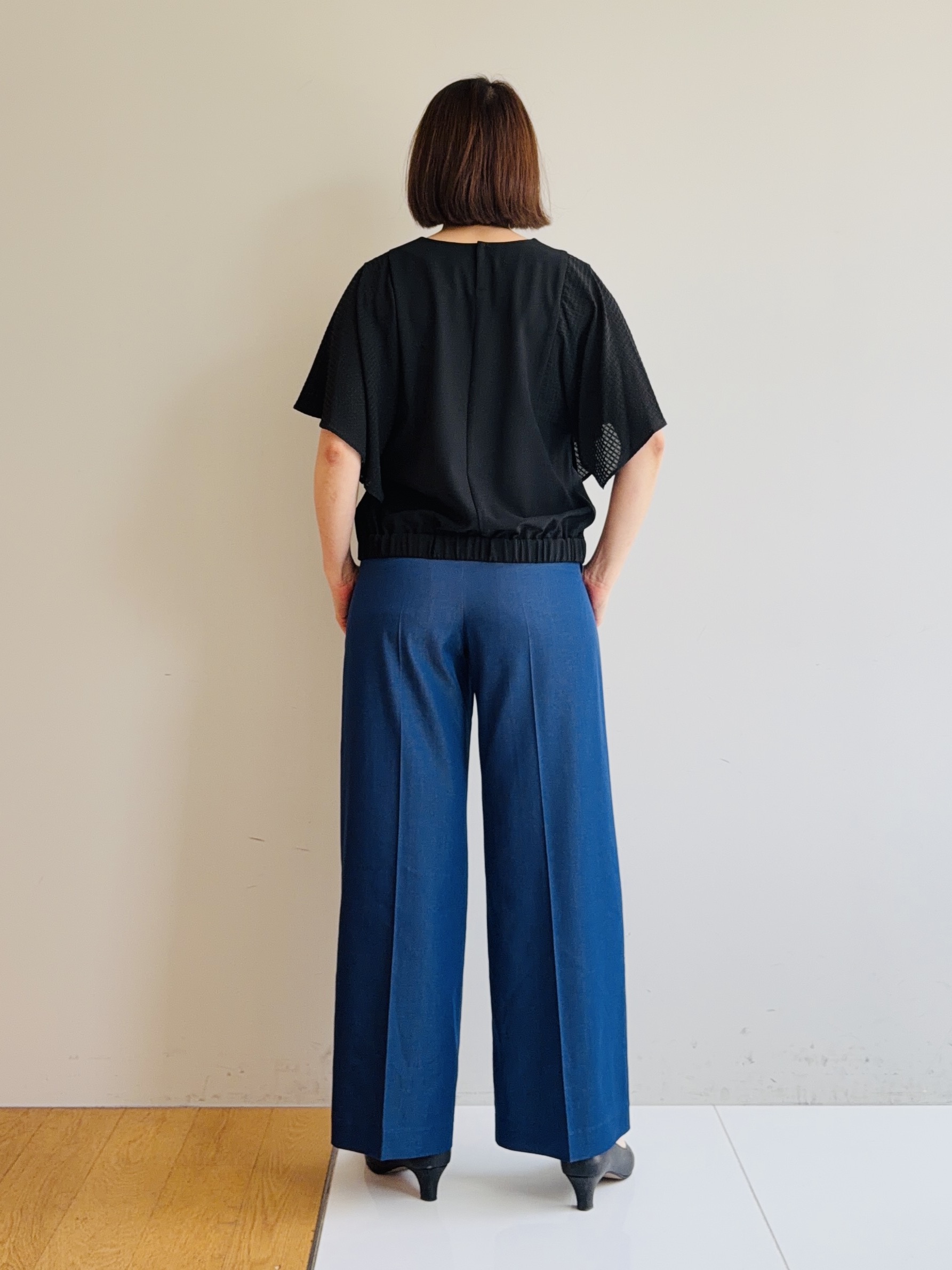 murayamaさんの「INDIVI｜【洗える／シアーチェック柄】異素材コンビスリーブトップス」を使ったコーディネート
