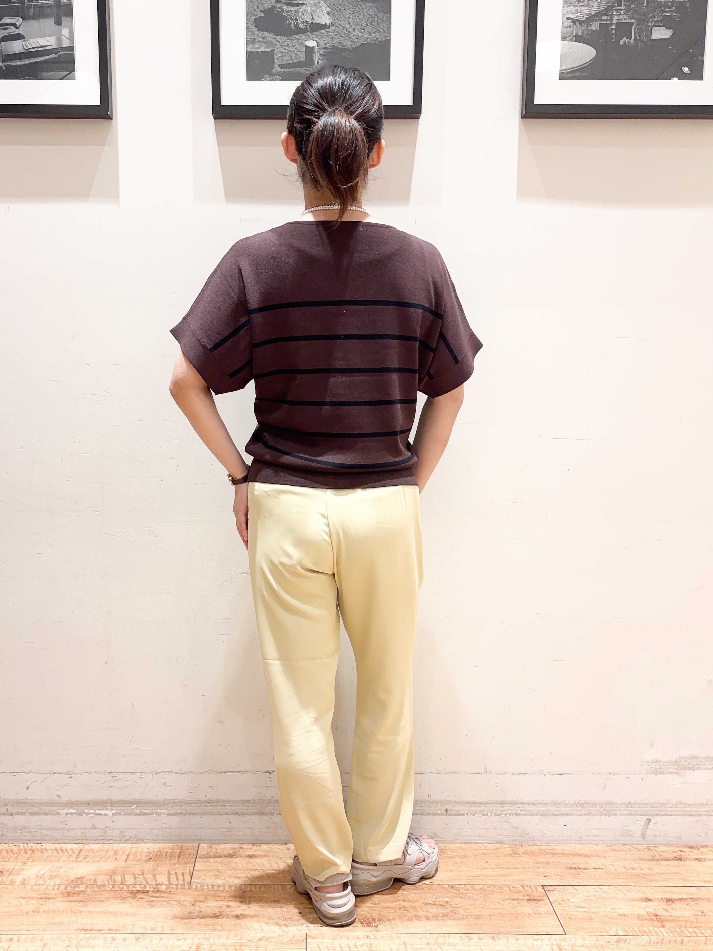 かふぇもか。さんの「SHOO･LA･RUE｜【毎日洗える/UV】二の腕隠れる さらっとドルマン半袖ニット」を使ったコーディネート