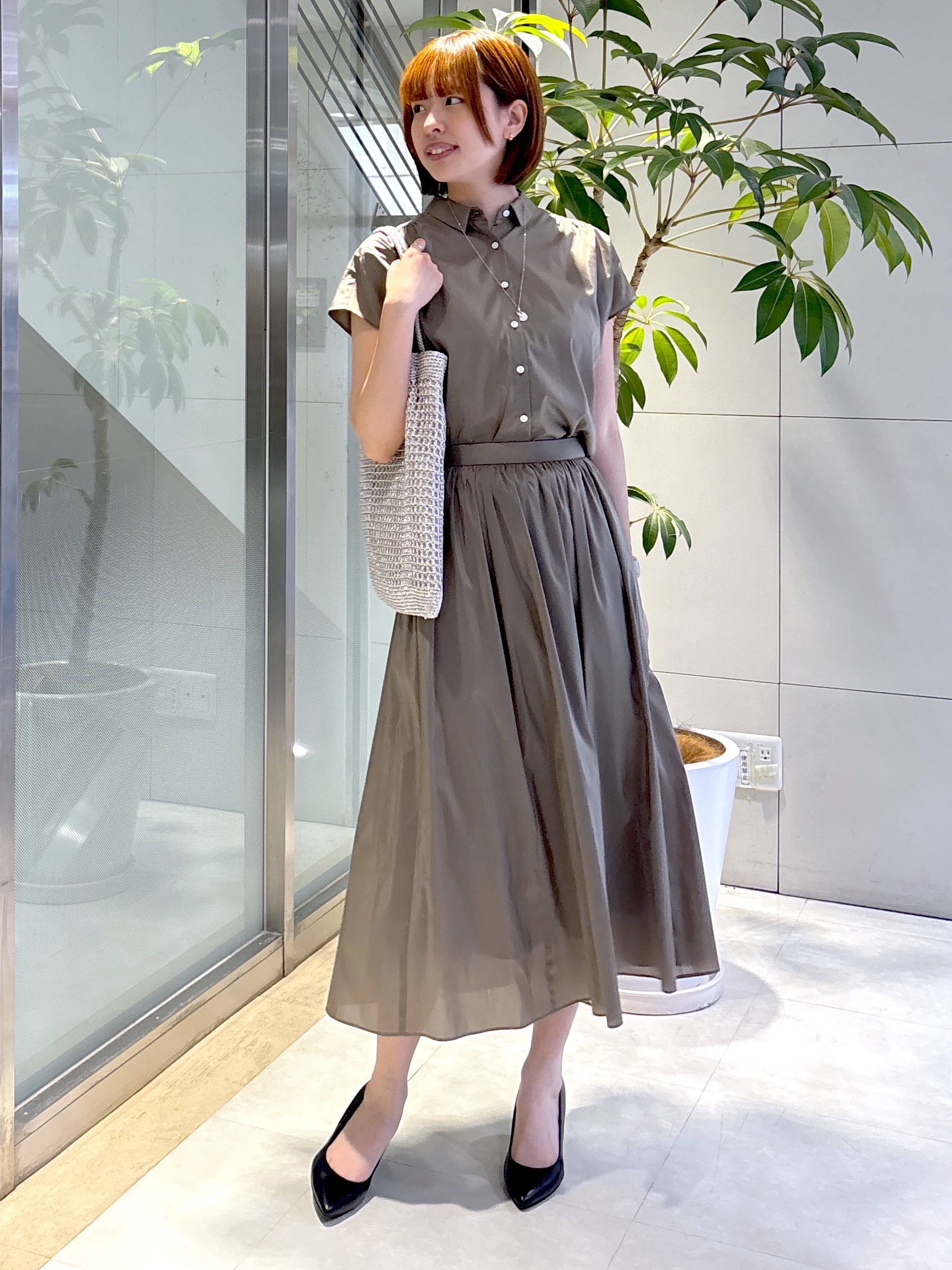 yukaさんの「UNTITLED｜【セットアップ可/軽量/清涼感】ローンギャザーブラウス」を使ったコーディネート