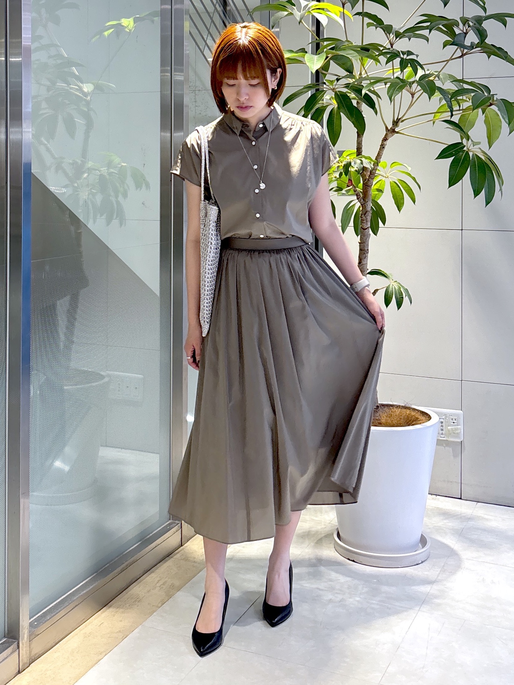 yukaさんの「UNTITLED｜【セットアップ可/軽量/清涼感】ローンギャザーブラウス」を使ったコーディネート