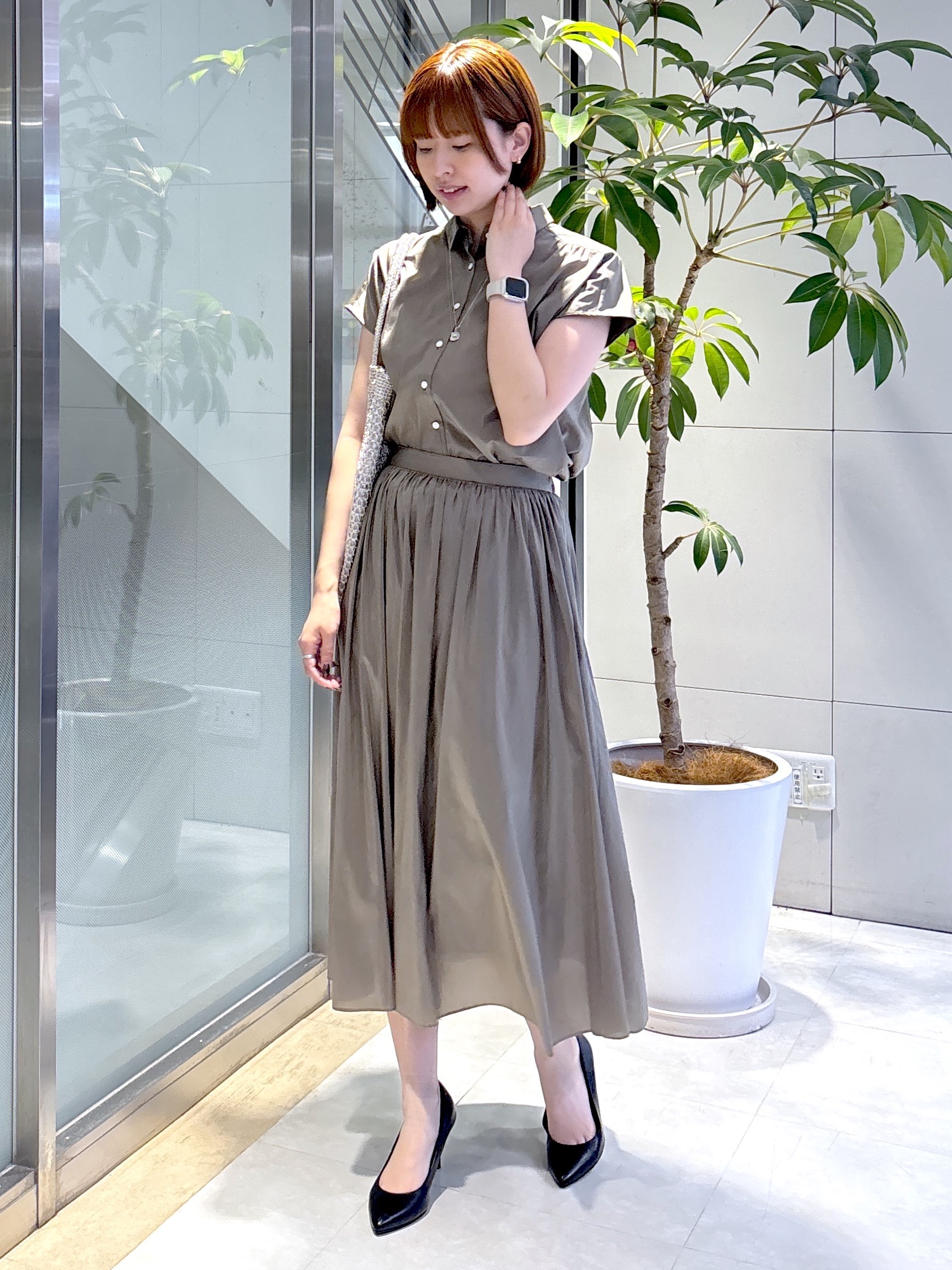 yukaさんの「UNTITLED｜【セットアップ可/軽量/清涼感】ローンギャザーブラウス」を使ったコーディネート