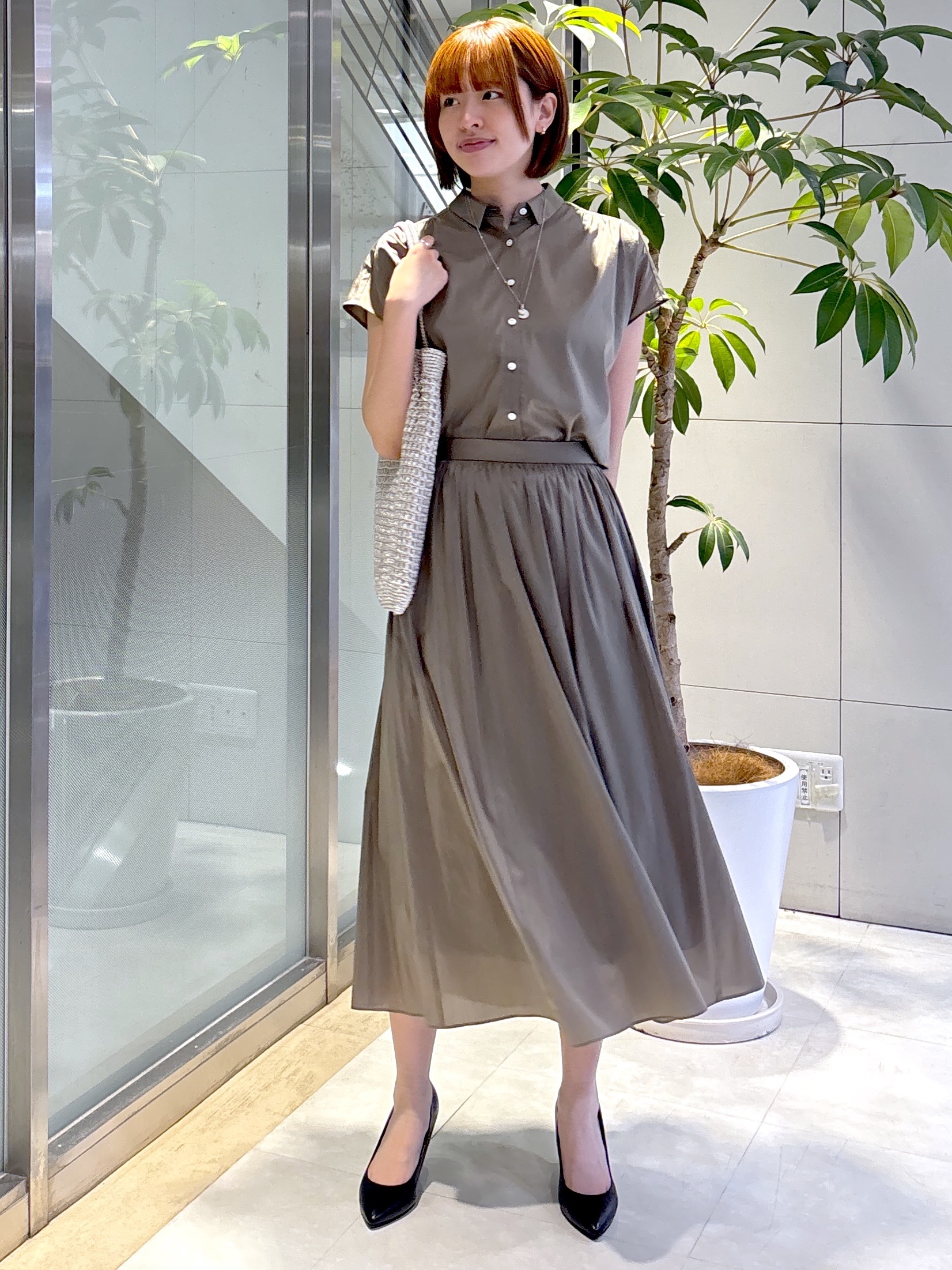 yukaさんの「UNTITLED｜【セットアップ可/軽量/清涼感】ローンギャザーブラウス」を使ったコーディネート