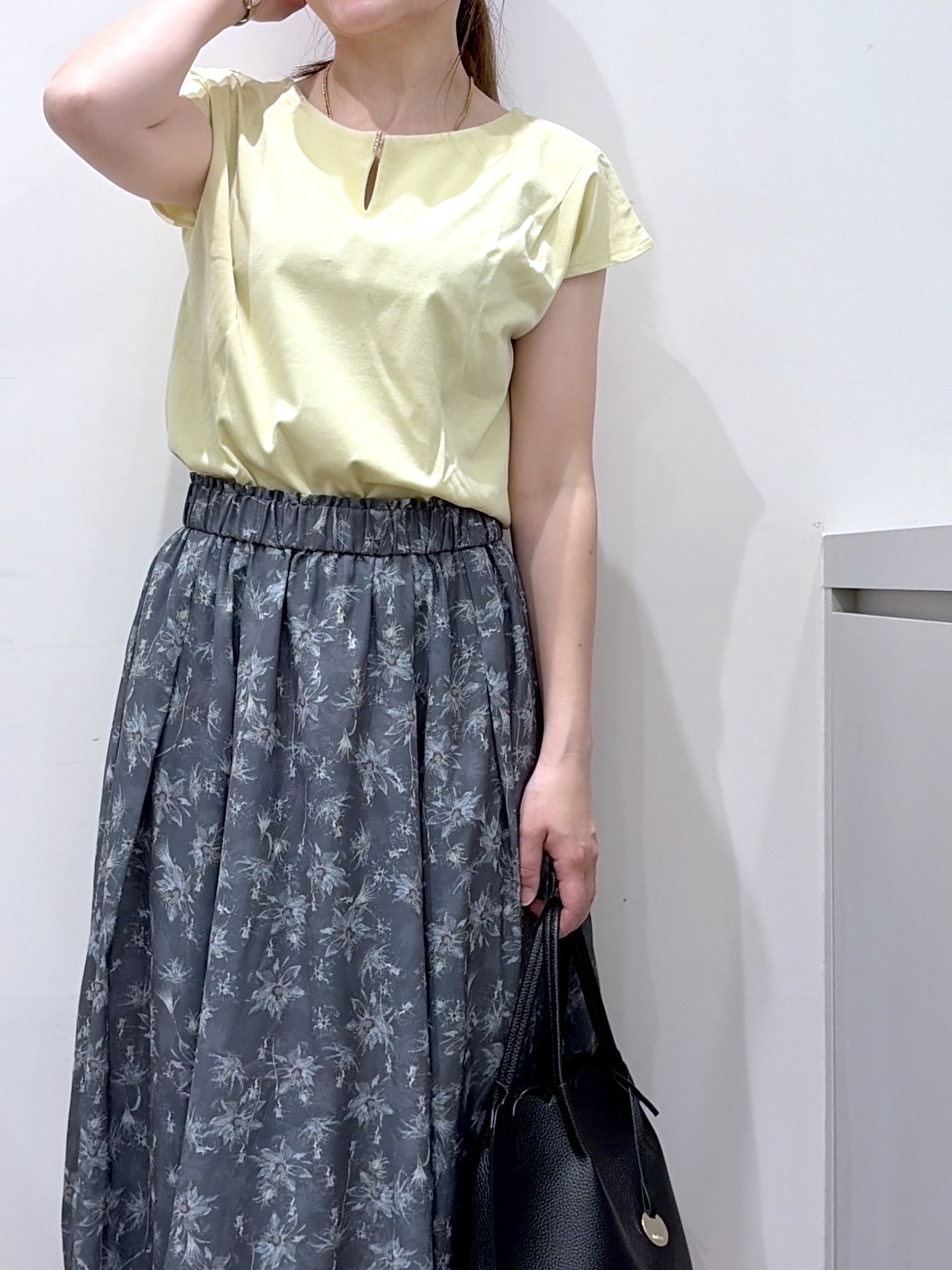 Junさんの「index｜【接触冷感】ビジューキーネックフレンチトップス《UVケア／洗濯機OK／XS～3L／8col》」を使ったコーディネート