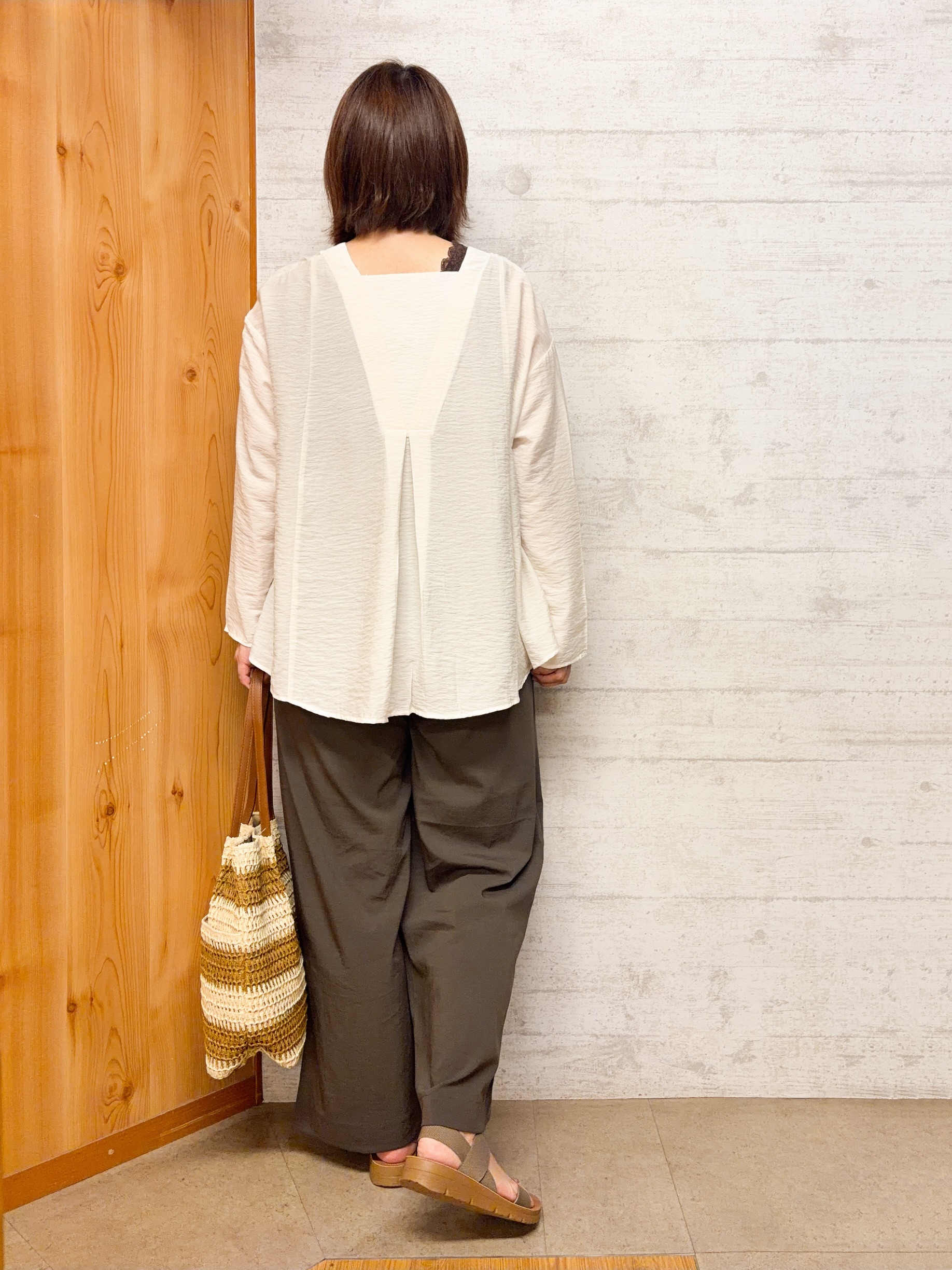 yocchiさんの「SHOO･LA･RUE｜【前後2WAY/洗濯機可/S-LL】レースデザインタンクトップ」を使ったコーディネート
