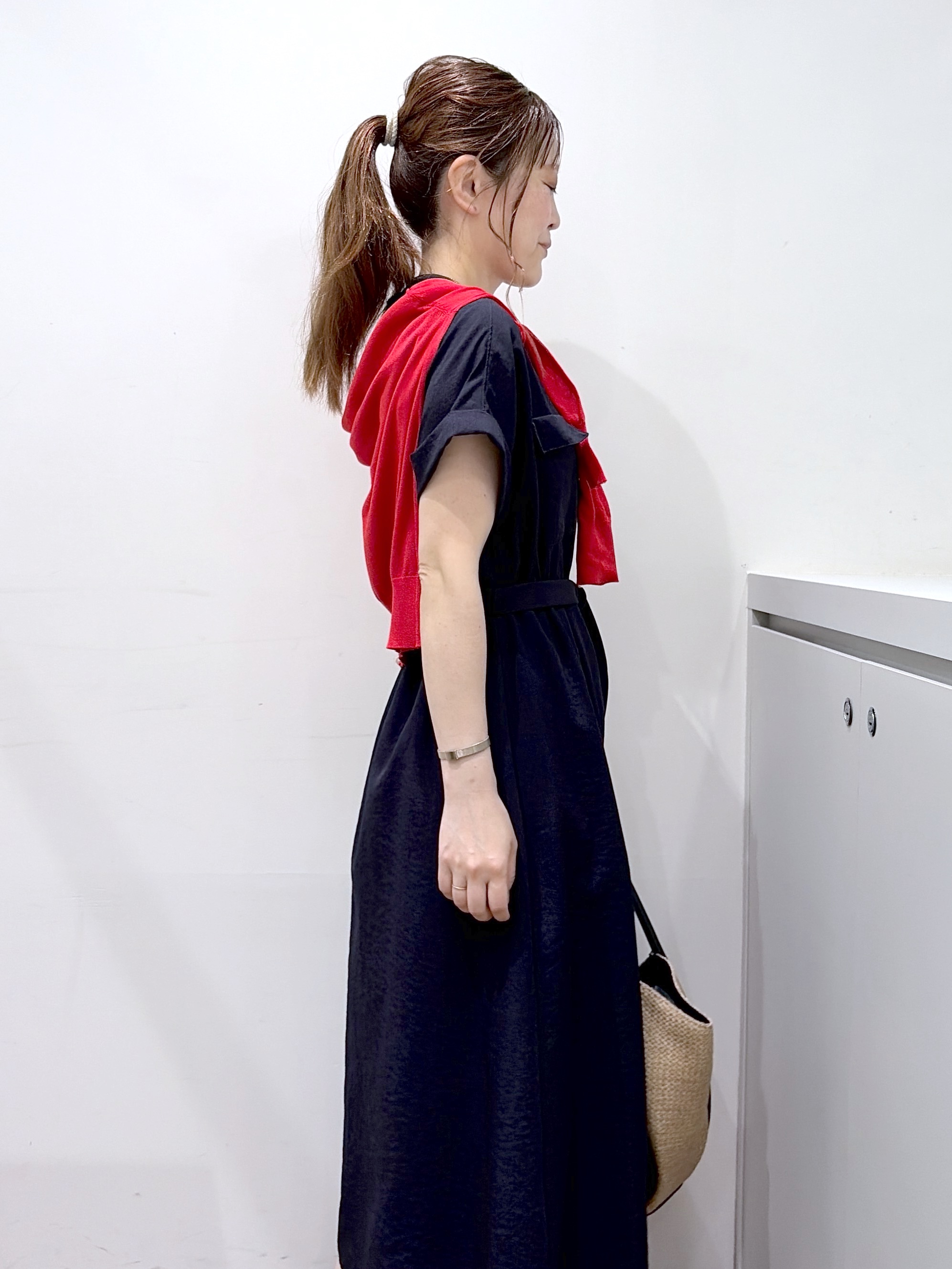 Junさんの「index｜【接触冷感】ビジューボタンカーディガン《抗ピリング／洗濯機OK》」を使ったコーディネート