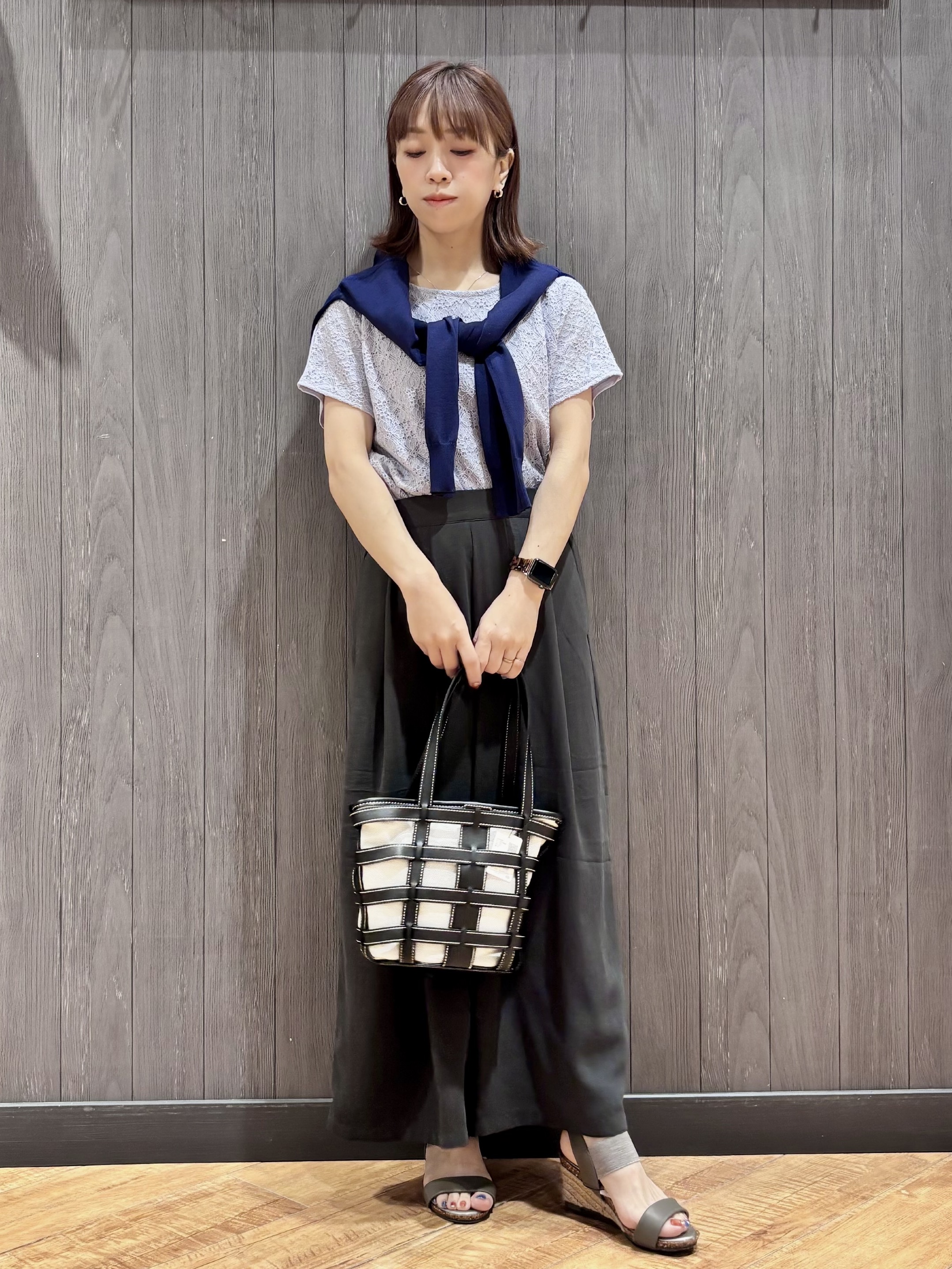 meiさんの「SHOO･LA･RUE｜【UV/S-LL/洗濯機可】レース切替で華やかに 大人の選ぶ上品Tシャツ」を使ったコーディネート