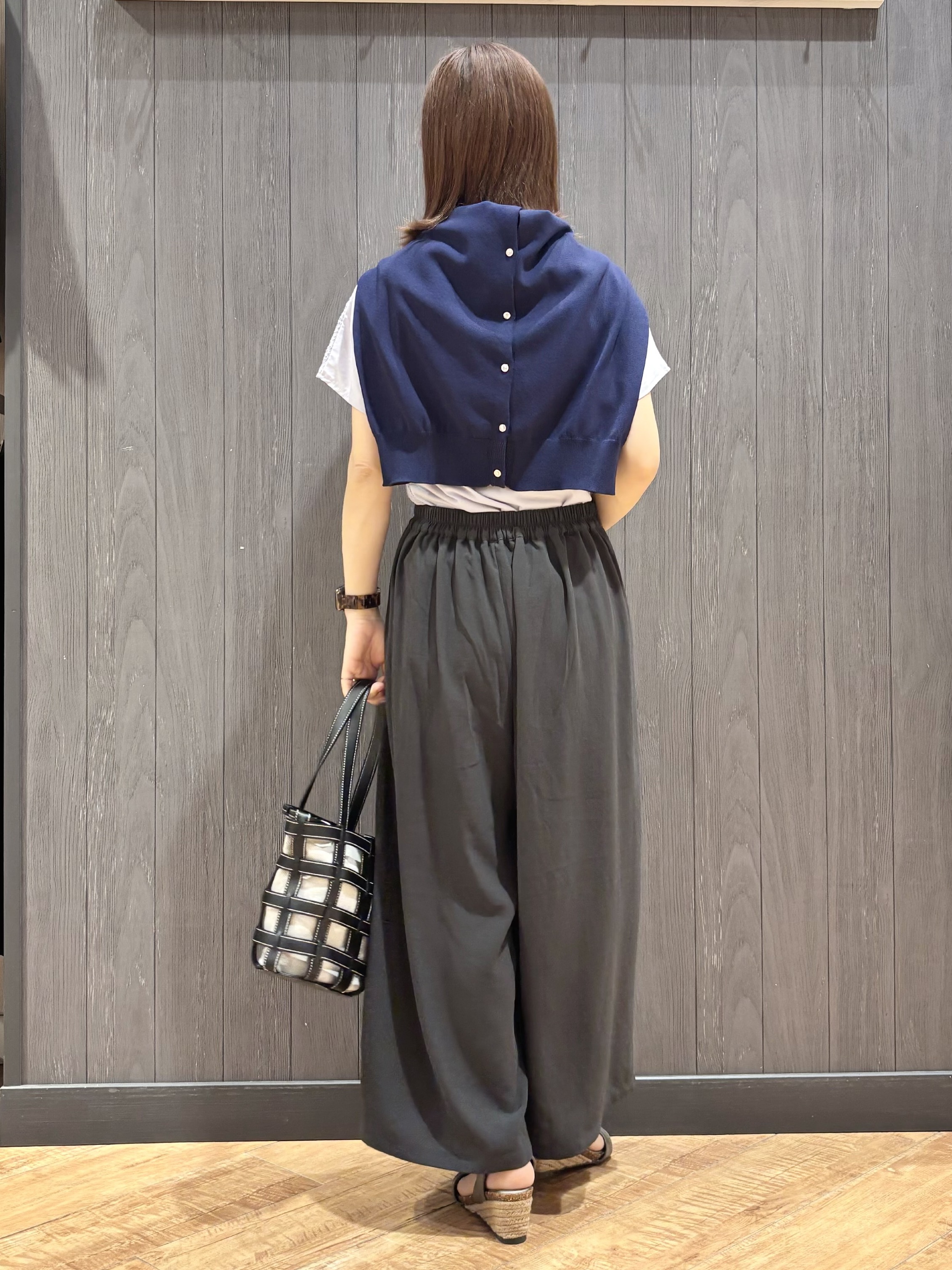 meiさんの「SHOO･LA･RUE｜【UV/S-LL/洗濯機可】レース切替で華やかに 大人の選ぶ上品Tシャツ」を使ったコーディネート