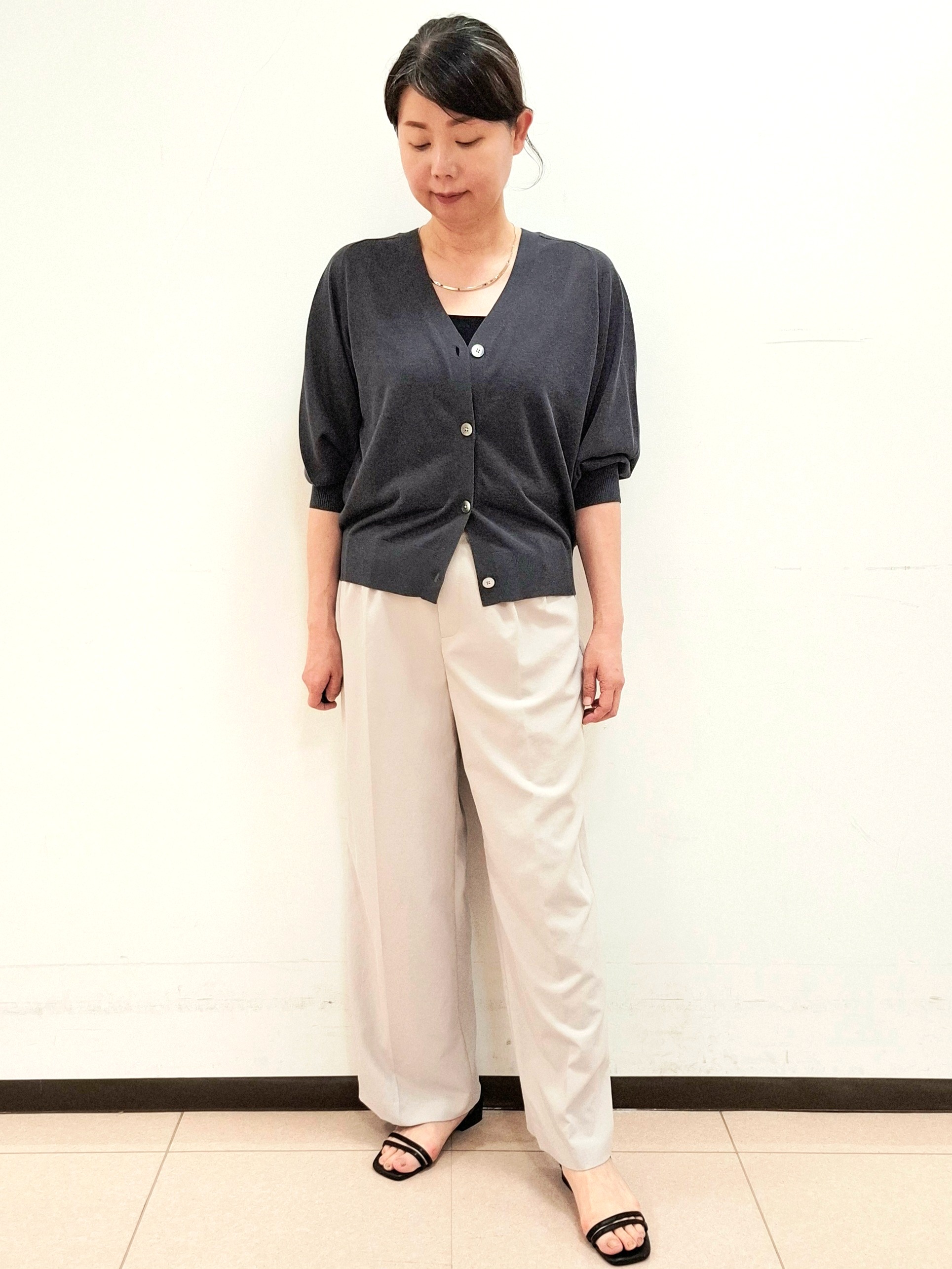 ねぎさんの「UNTITLED｜【アンサンブル可/シアー】リネンエステルカーディガン」を使ったコーディネート