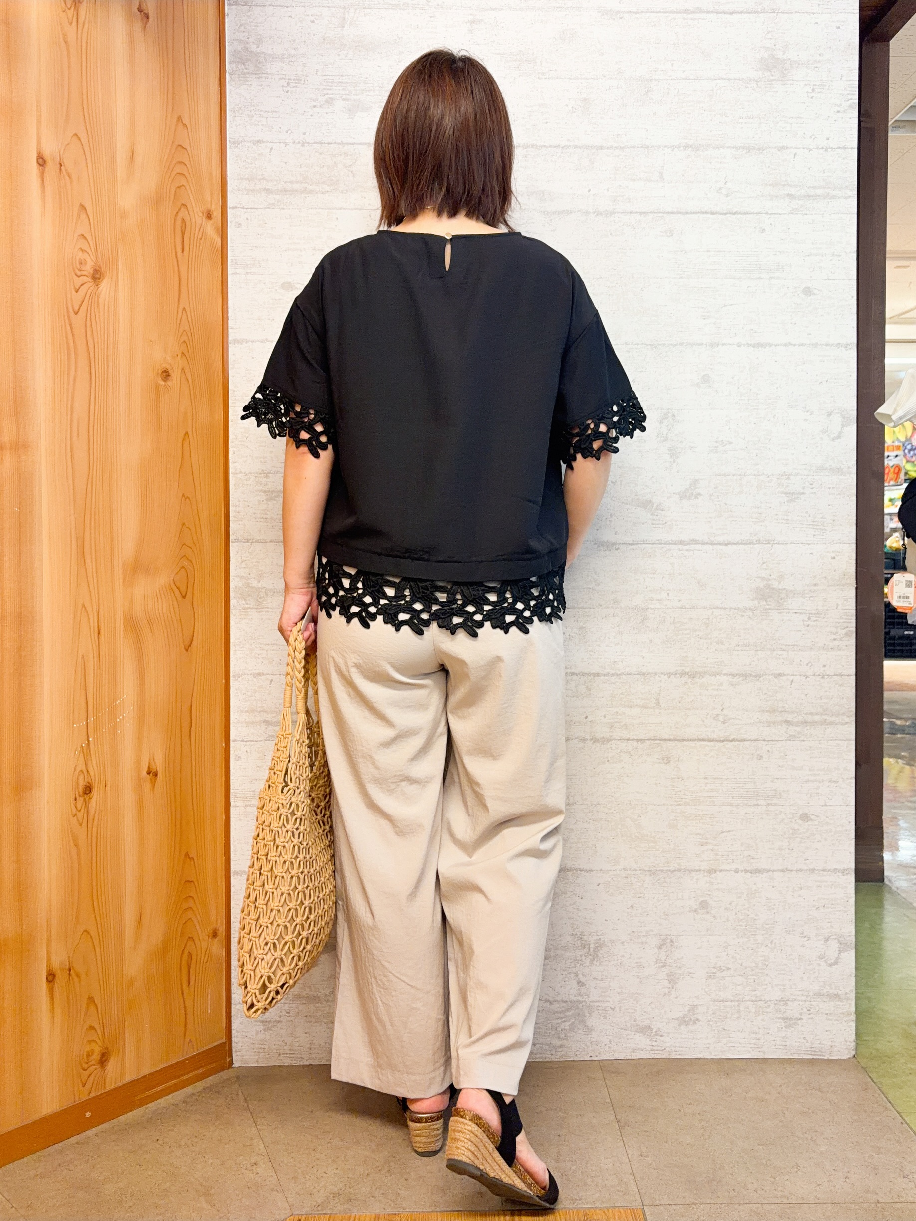 yocchiさんの「SHOO･LA･RUE｜【洗濯後しわになりにくい/S-LL】コーデの主役になる レース付きブラウス」を使ったコーディネート