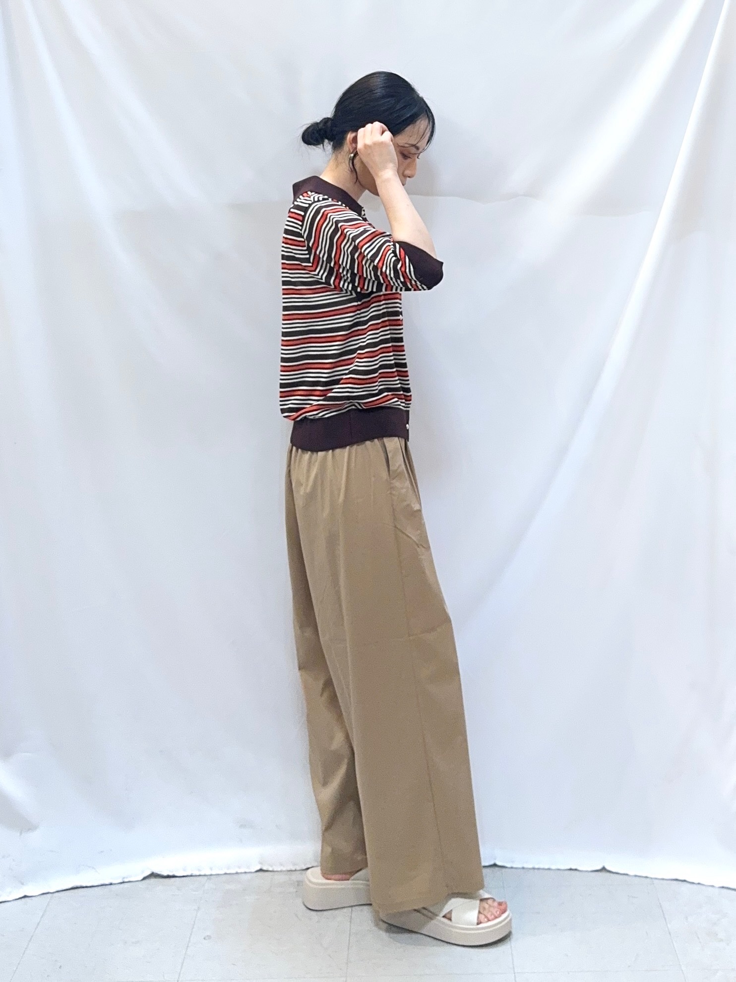𝐇𝐢𝐫𝐨𝐦𝐢さんの「SHOO･LA･RUE｜【S-LL/洗濯機可】ほんのりシアーの襟付きニットカーディガン」を使ったコーディネート