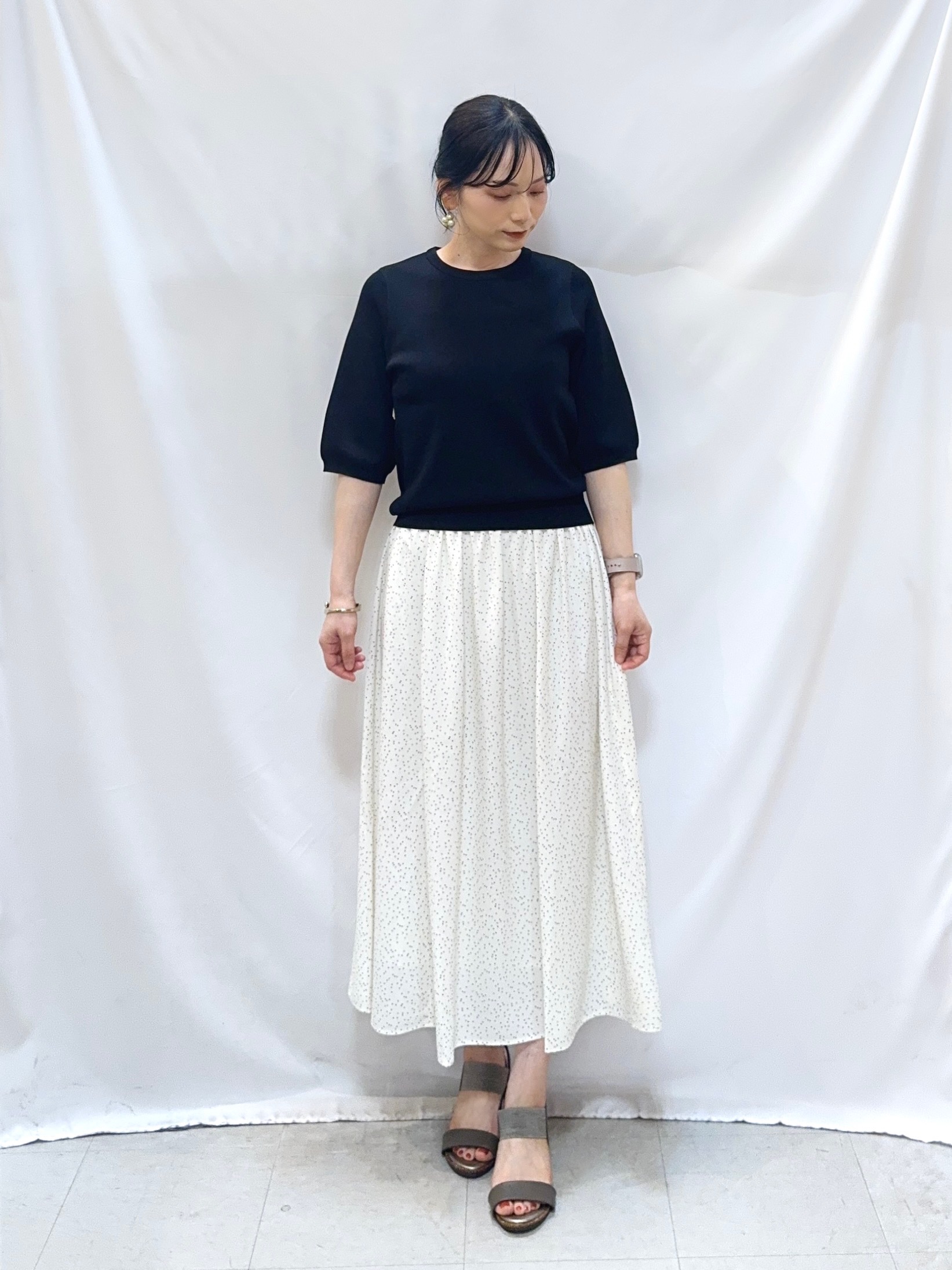 𝐇𝐢𝐫𝐨𝐦𝐢さんの「SHOO･LA･RUE｜【毎日洗える/S-LL/UV】上半身すっきり 二の腕見せない5分袖ニット」を使ったコーディネート