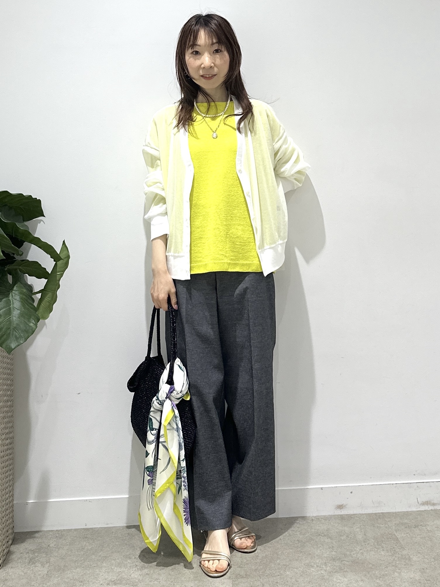 Miwaさんの「UNTITLED｜【7色展開/ゆったり/ショート丈】シアートリコットカーディガン」を使ったコーディネート