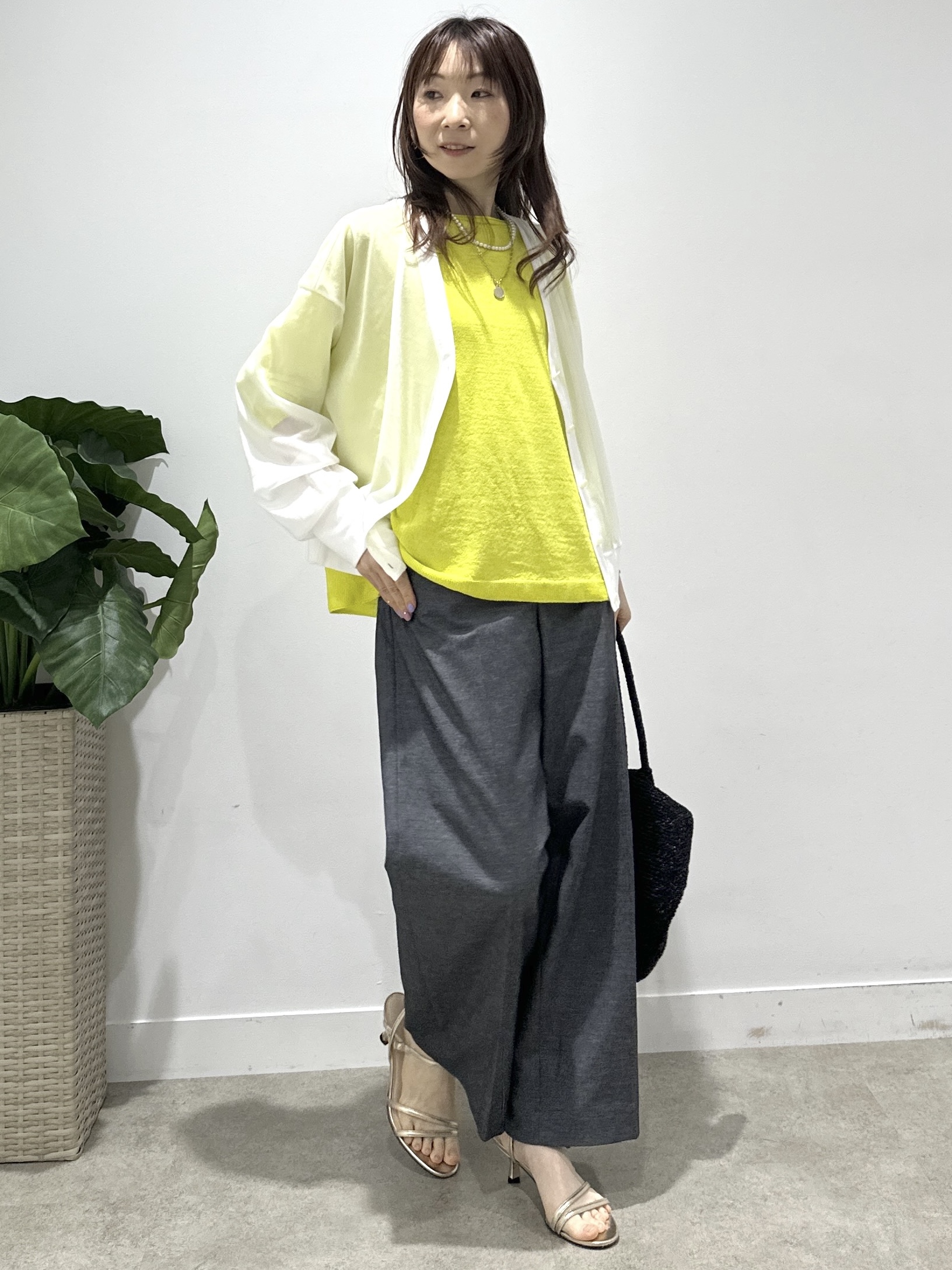 Miwaさんの「UNTITLED｜【7色展開/ゆったり/ショート丈】シアートリコットカーディガン」を使ったコーディネート