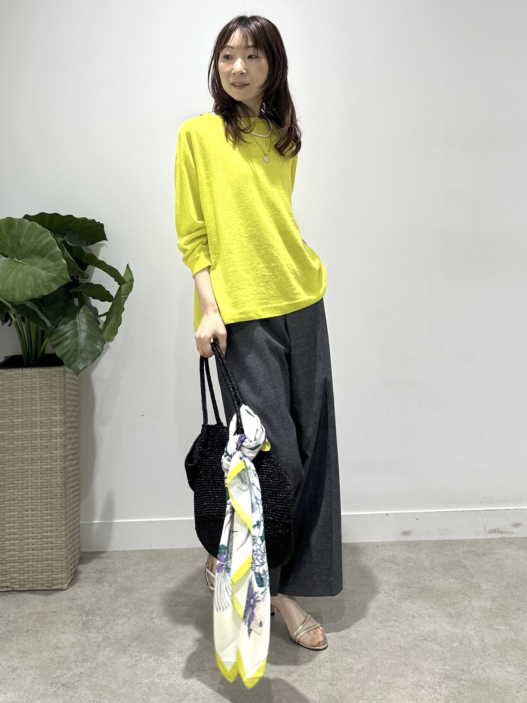 Miwaさんの「UNTITLED｜【7色展開/ゆったり/ショート丈】シアートリコットカーディガン」を使ったコーディネート