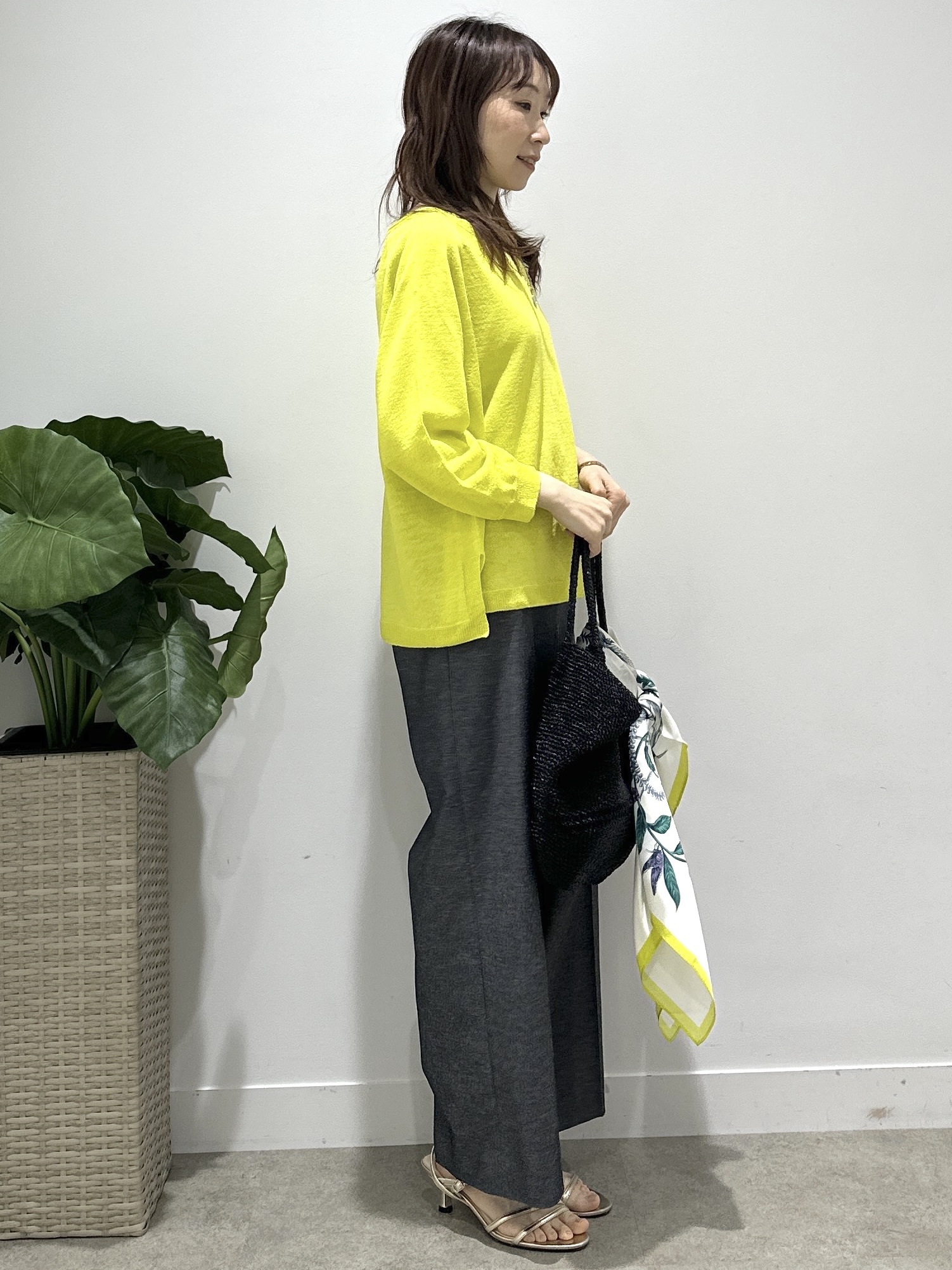 Miwaさんの「UNTITLED｜【7色展開/ゆったり/ショート丈】シアートリコットカーディガン」を使ったコーディネート