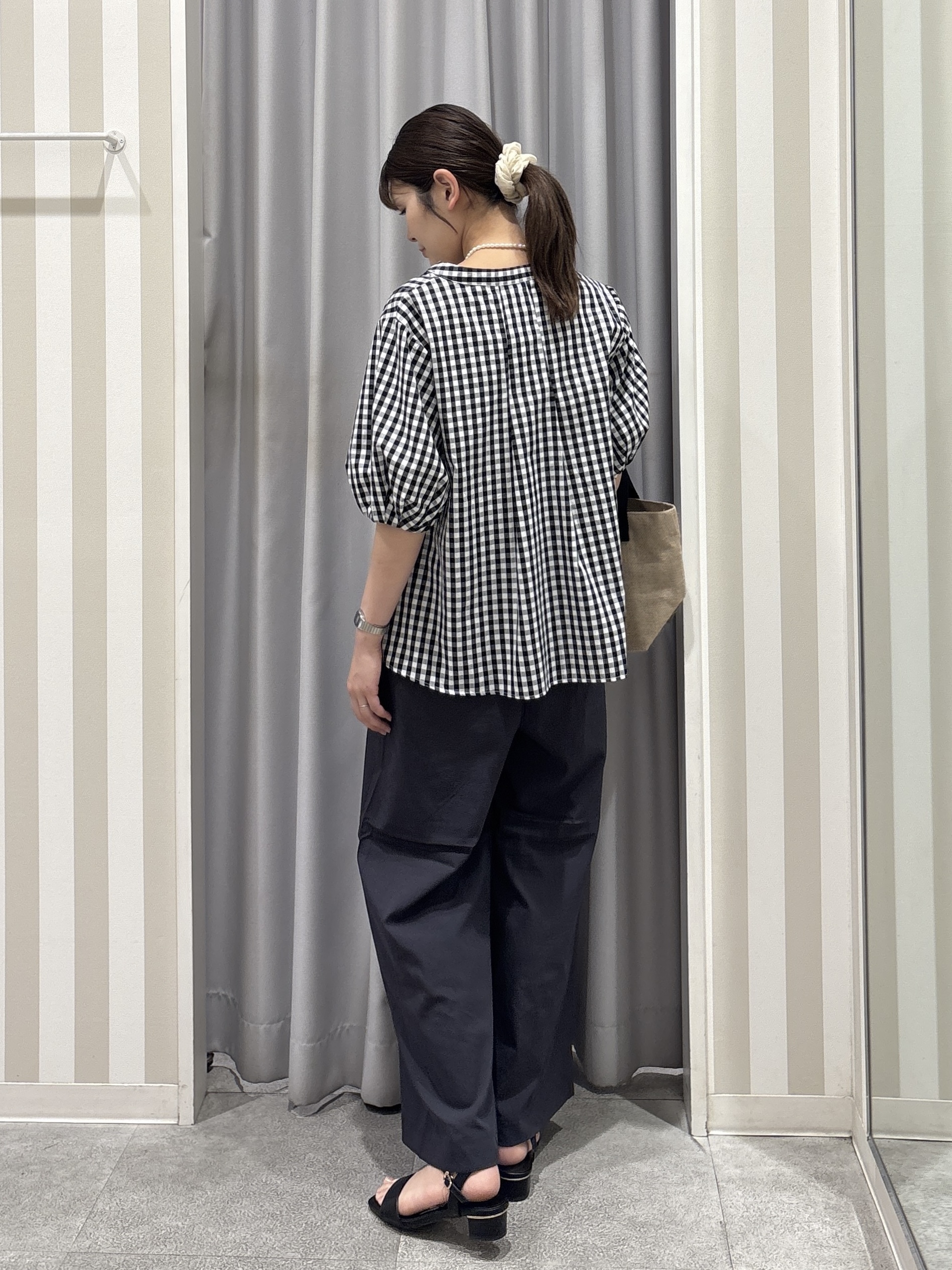 Rikaさんの「SHOO･LA･RUE｜【高レビュー/S-LL/洗濯機可/セットアップ可】着丈選べる 軽凛(かろりん) フラップイージーパン」を使ったコーディネート