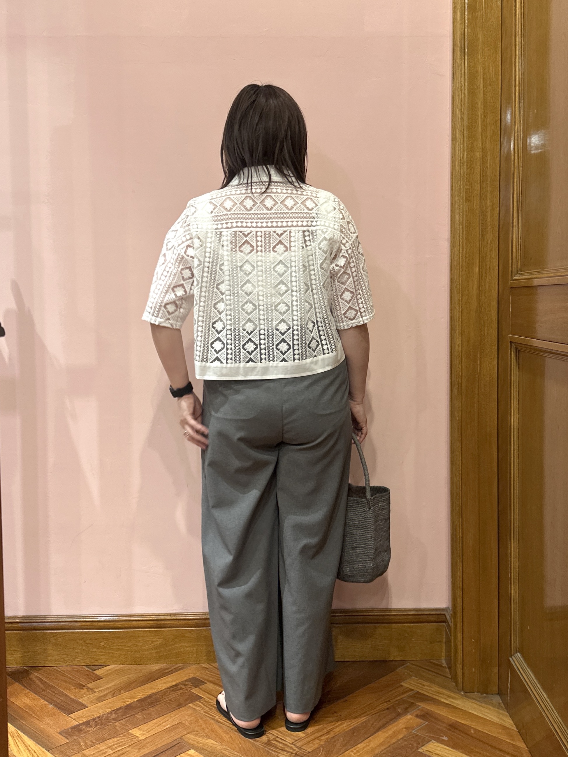 komatsuさんの「DRESSTERIOR｜【着映え/ハーフ袖】ウォッシャブルレース クロップドシャツ」を使ったコーディネート
