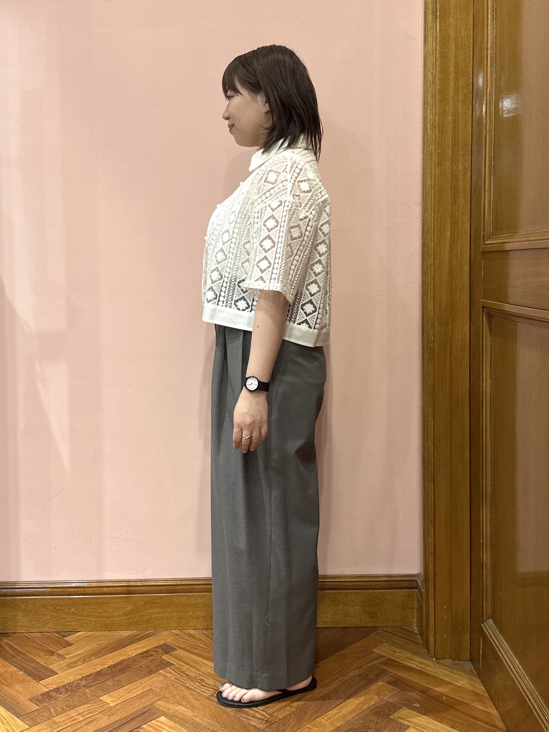 komatsuさんの「DRESSTERIOR｜【着映え/ハーフ袖】ウォッシャブルレース クロップドシャツ」を使ったコーディネート