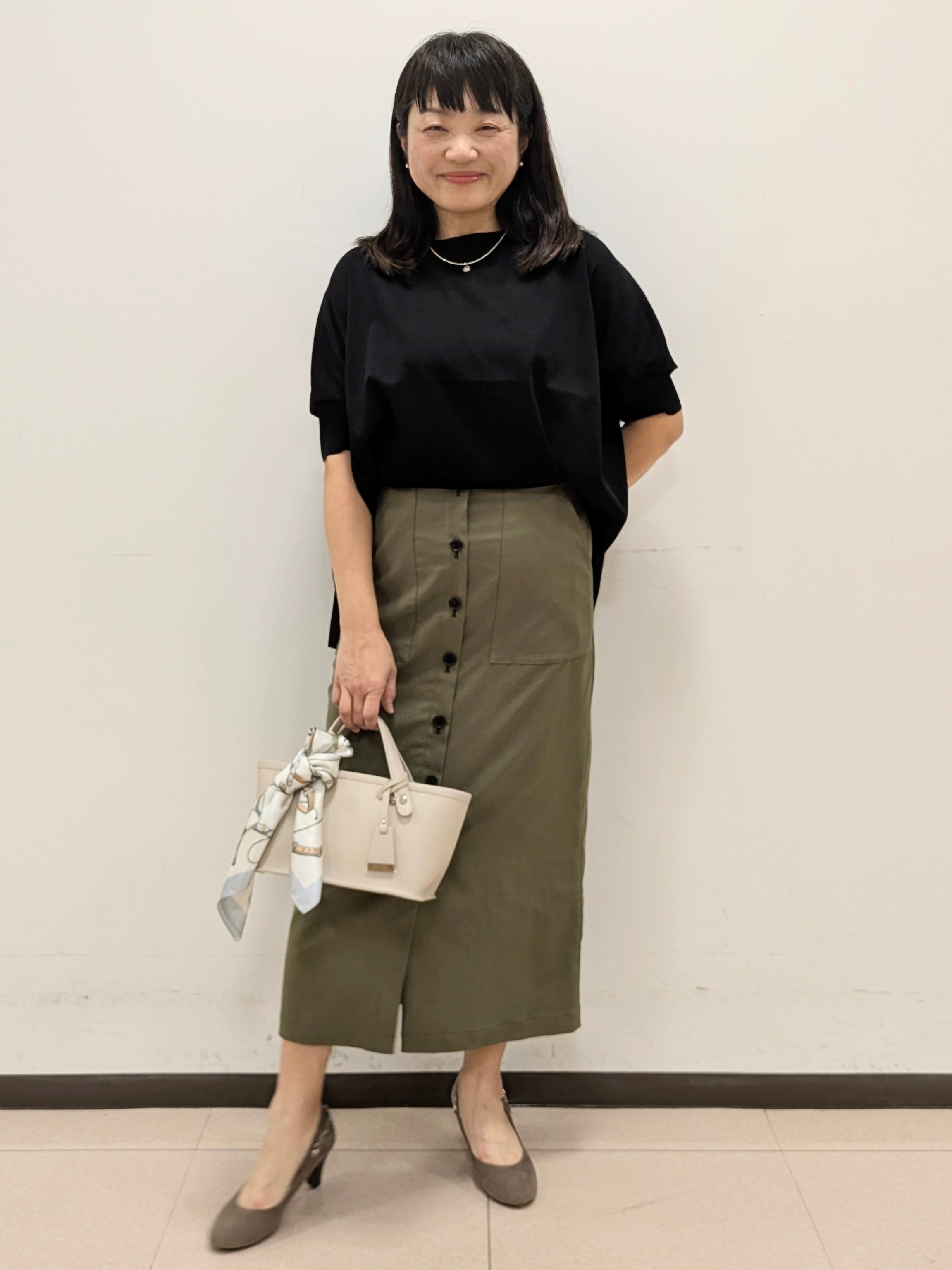 ともさんの「UNTITLED｜【アンサンブル可/洗える】シアーレーヨンニット」を使ったコーディネート