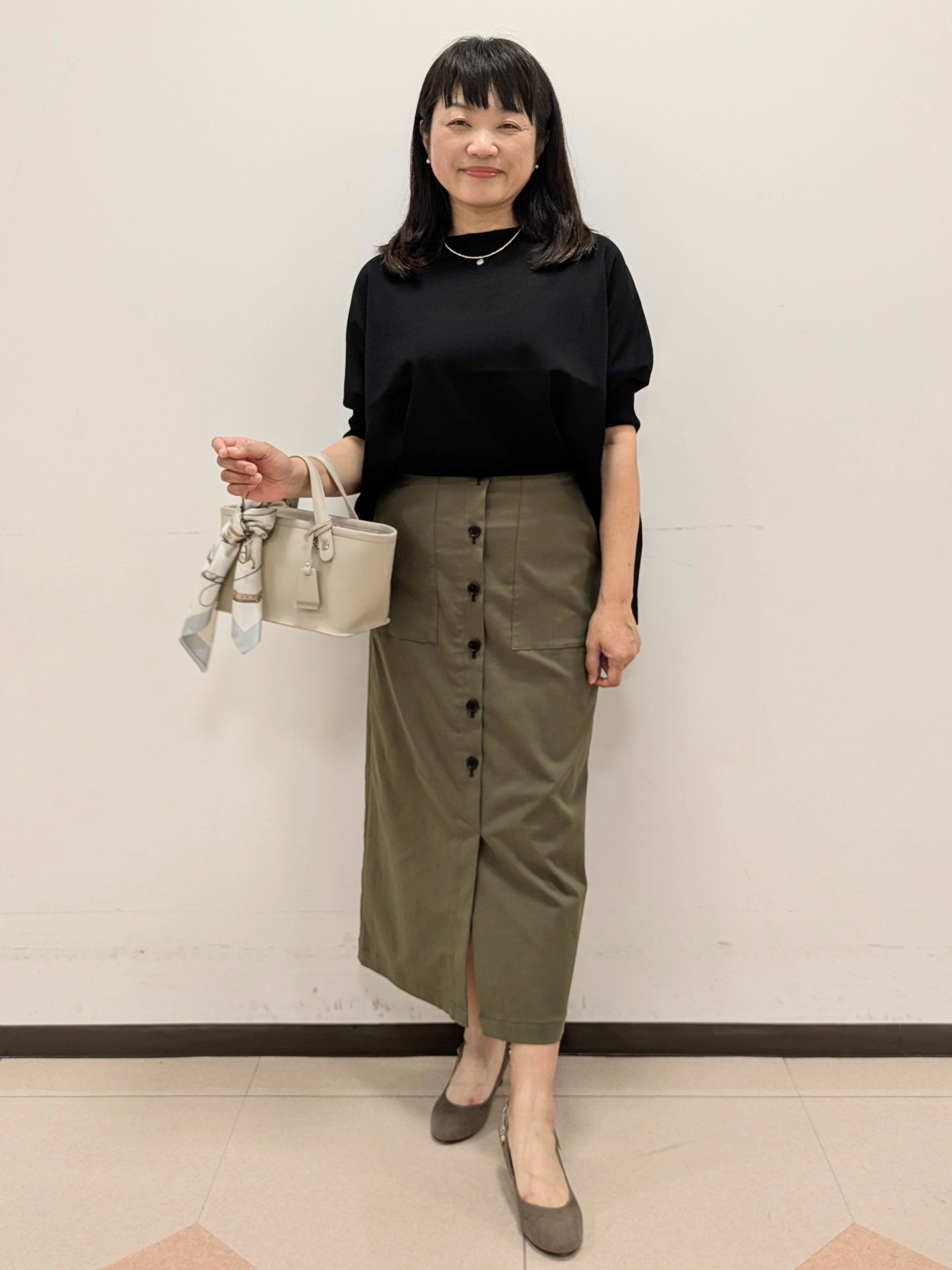 ともさんの「UNTITLED｜【アンサンブル可/洗える】シアーレーヨンニット」を使ったコーディネート