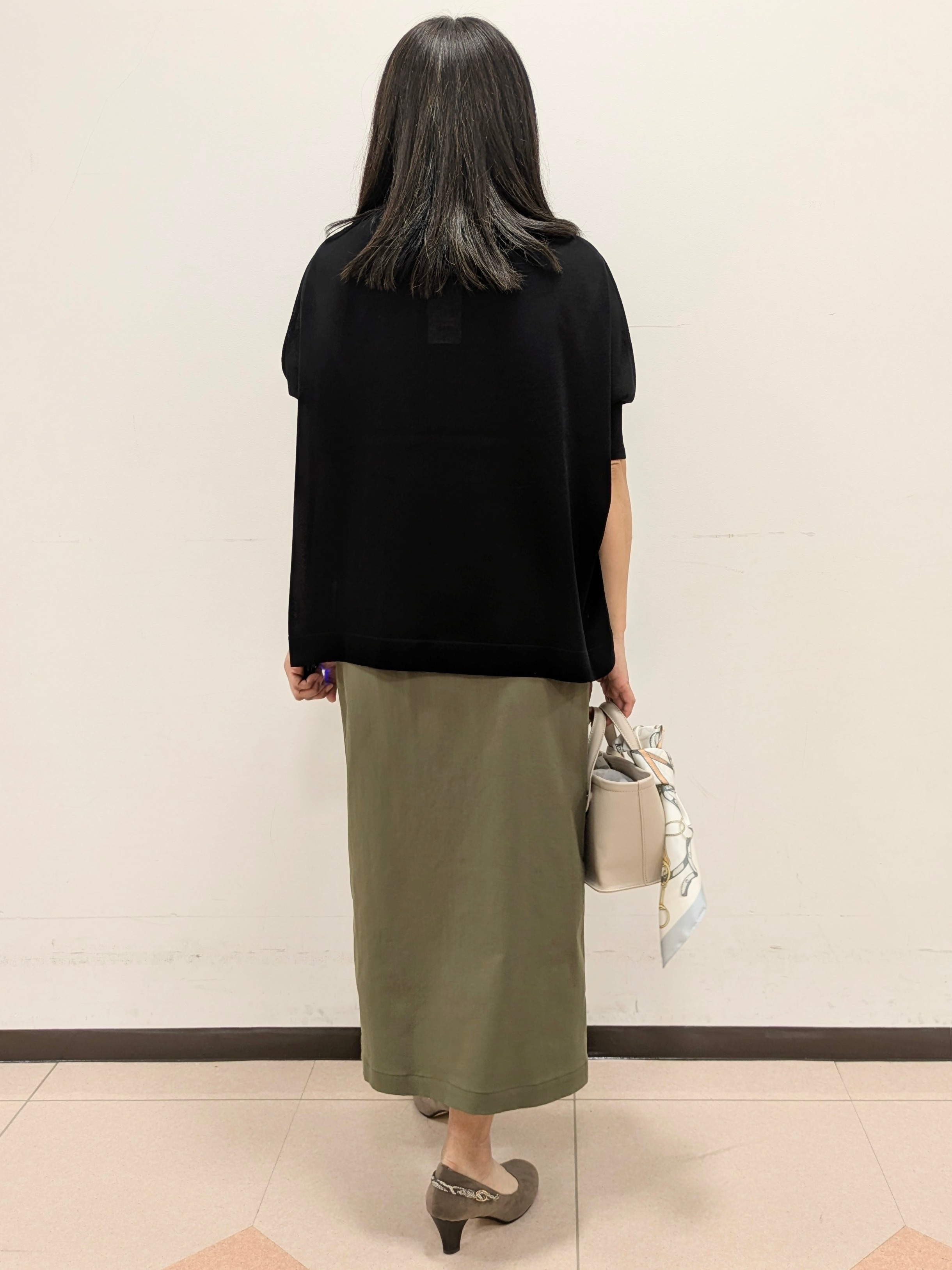 ともさんの「UNTITLED｜【アンサンブル可/洗える】シアーレーヨンニット」を使ったコーディネート