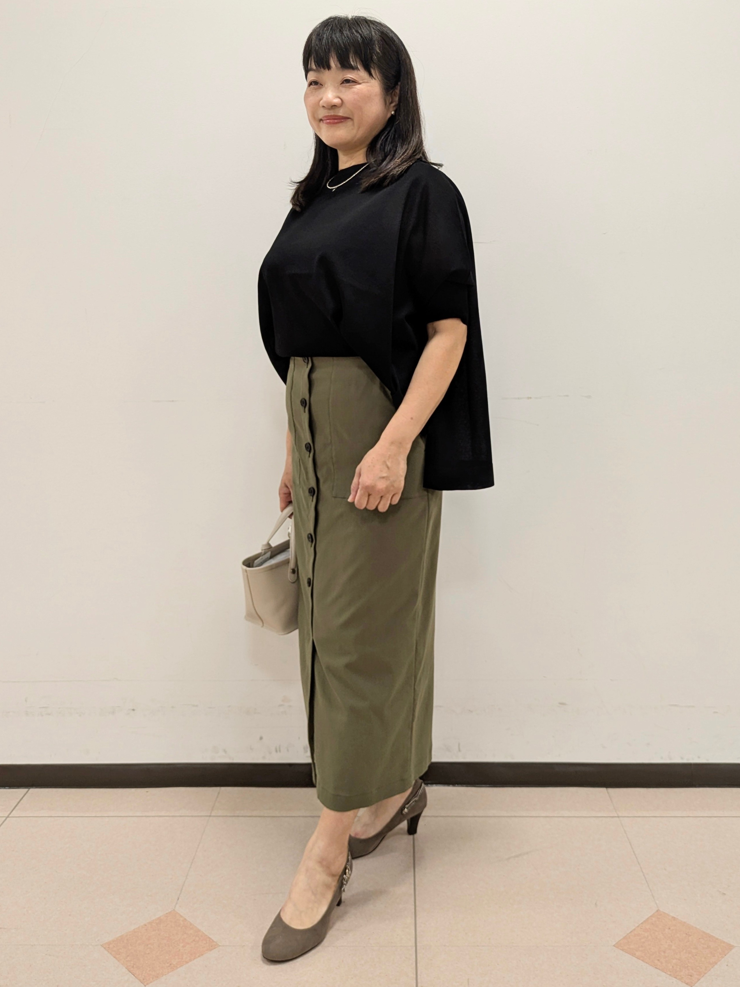 ともさんの「UNTITLED｜【アンサンブル可/洗える】シアーレーヨンニット」を使ったコーディネート