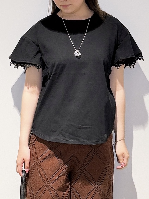 みーさんの「grove｜【二の腕カバー、UV】涼しく華やかに、レースレイヤードスリーブTシャツ」を使ったコーディネート