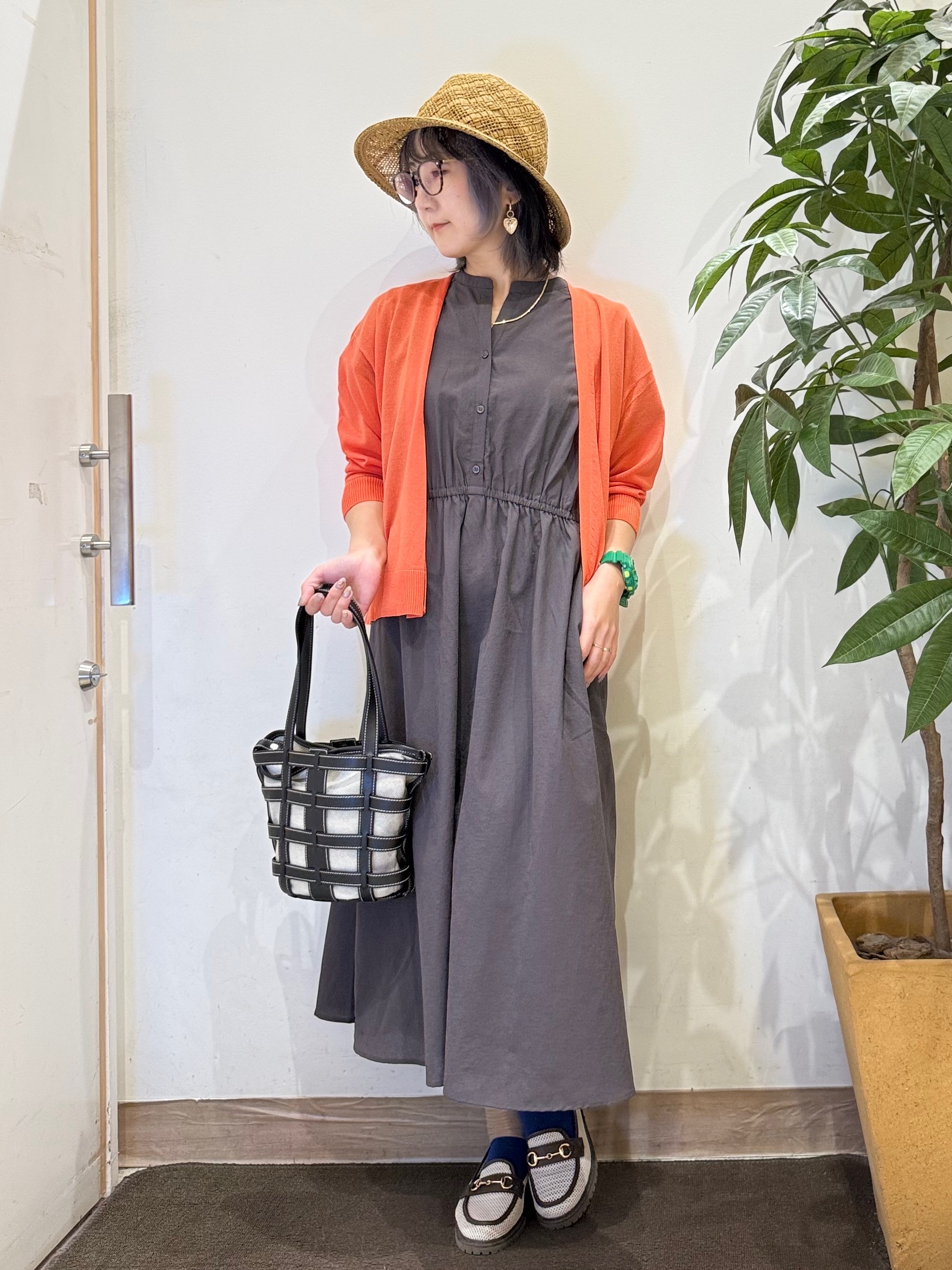 misakiさんの「SHOO･LA･RUE｜【洗濯機可/S-LL】オンにもオフにも マルチに使えるボタンレスカーディガン」を使ったコーディネート