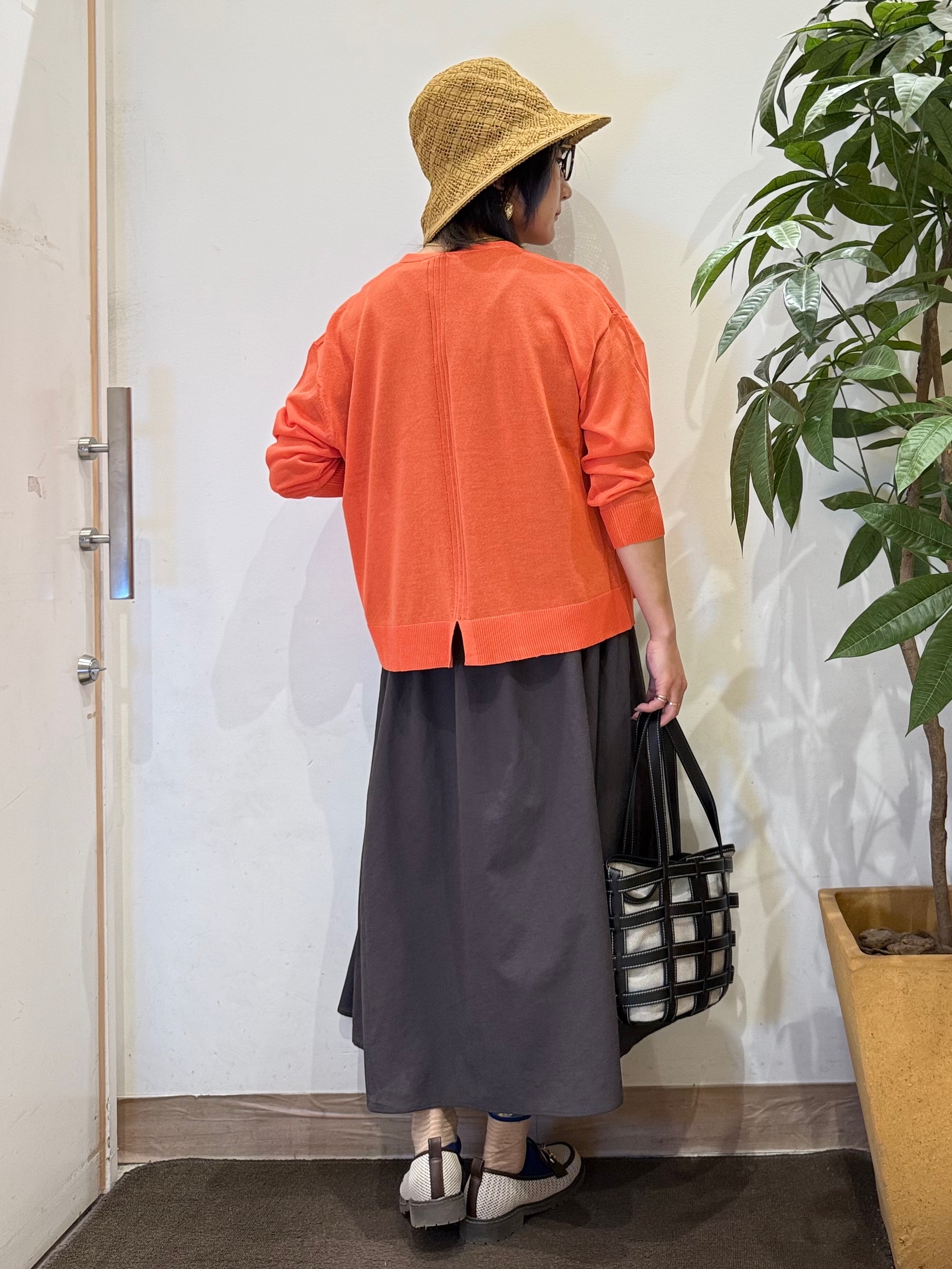 misakiさんの「SHOO･LA･RUE｜【洗濯機可/S-LL】オンにもオフにも マルチに使えるボタンレスカーディガン」を使ったコーディネート