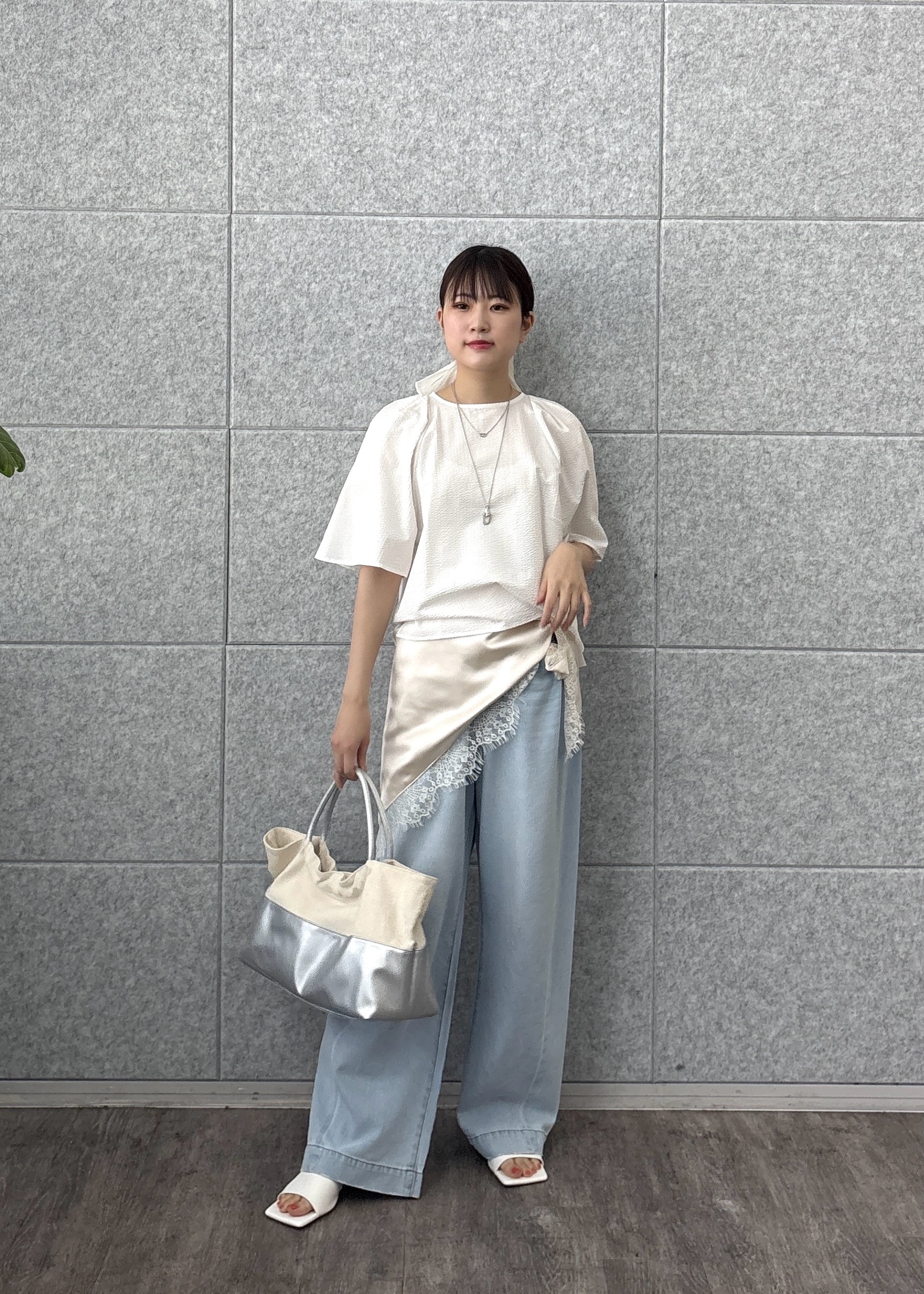 Renoさんの「INDIVI｜パフショルダーサッカーブラウス」を使ったコーディネート