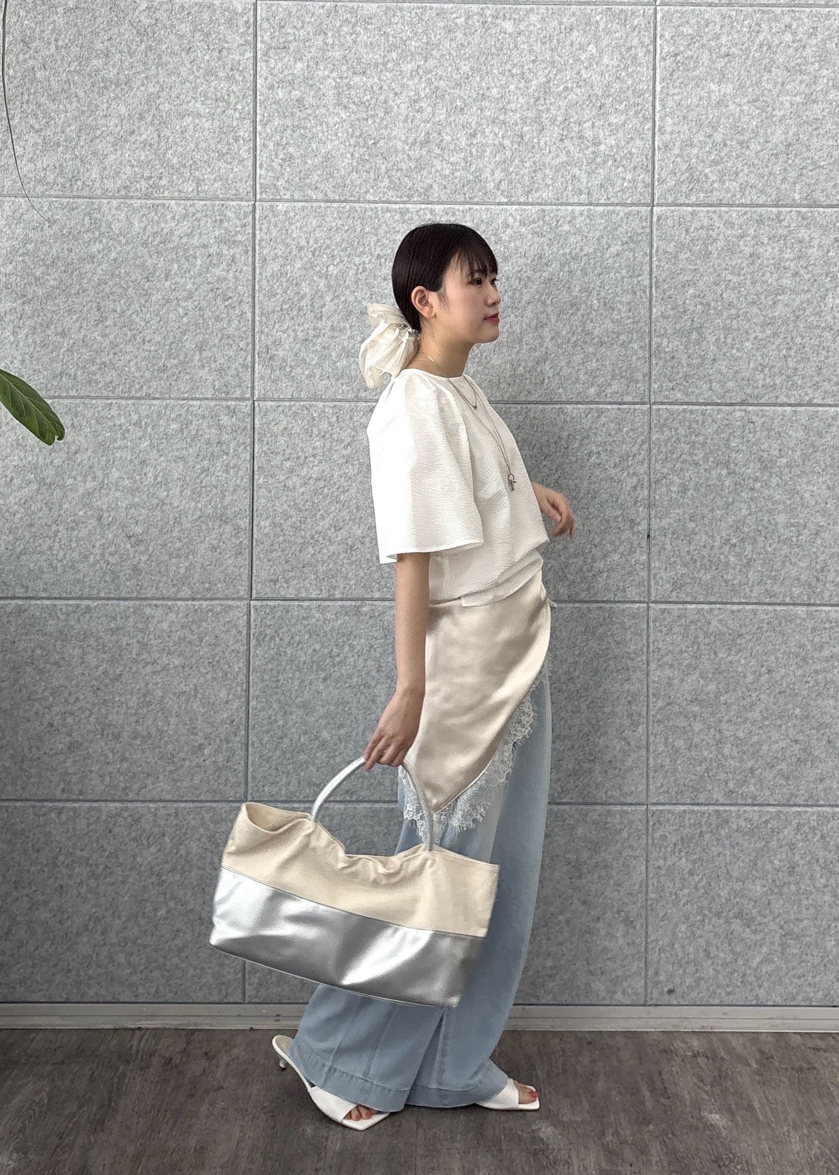 Renoさんの「INDIVI｜パフショルダーサッカーブラウス」を使ったコーディネート