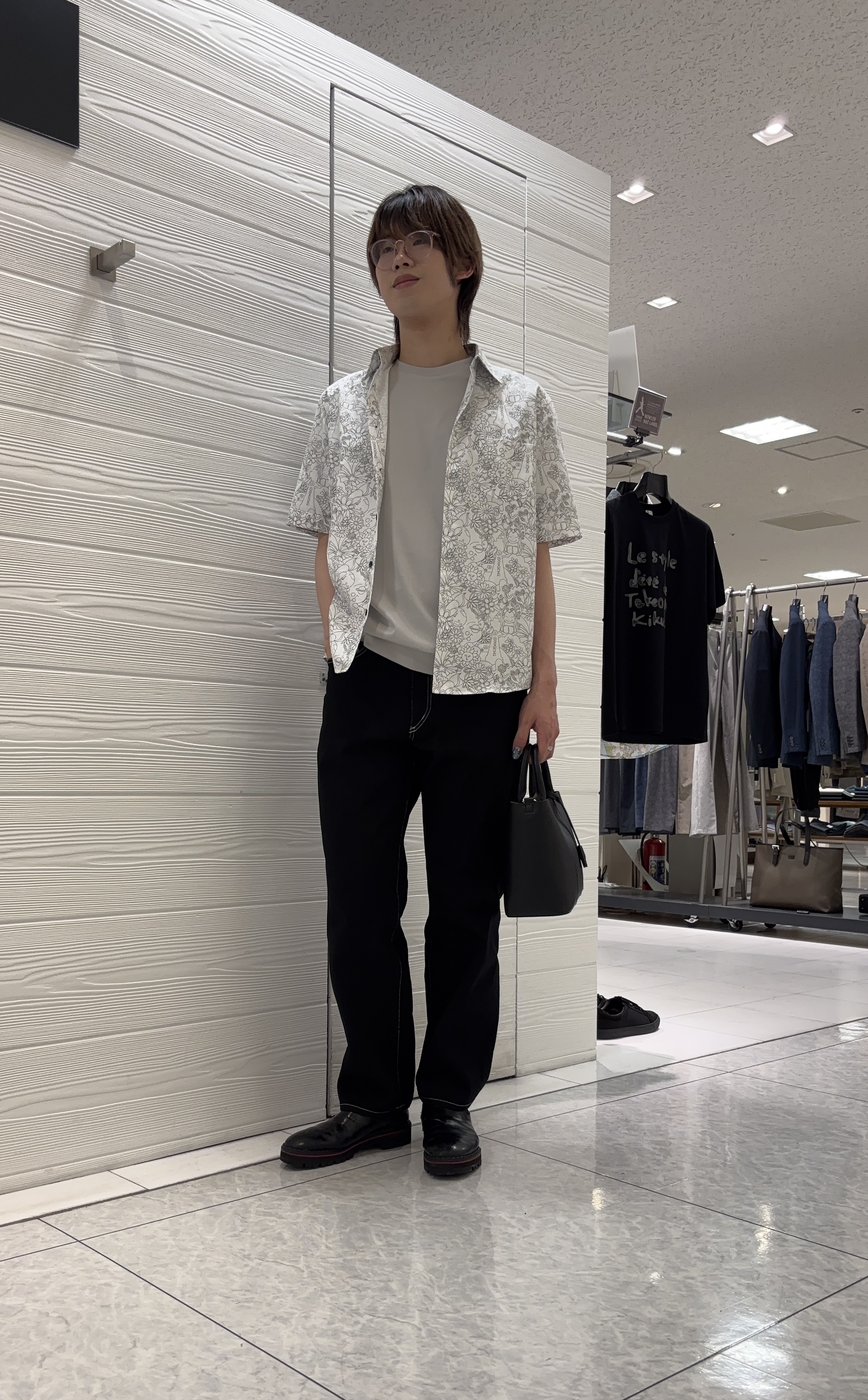 こうへいさんの「TAKEO KIKUCHI｜【BOWLER HAT LABEL】ビリケンさんプリント 半袖シャツ」を使ったコーディネート