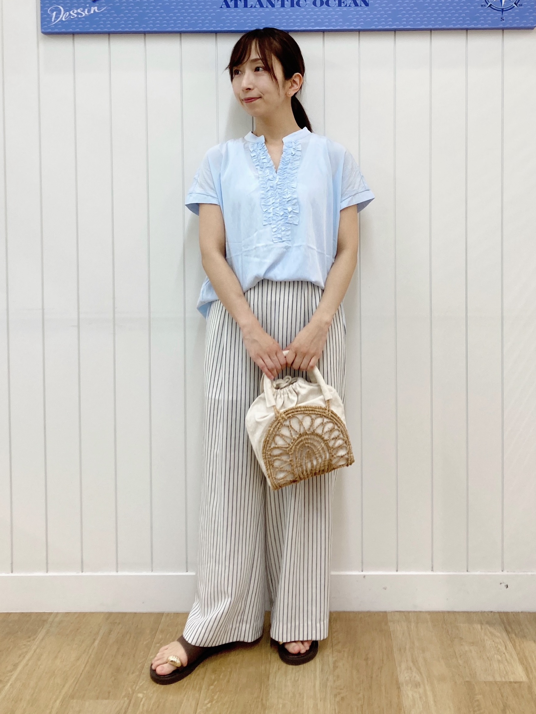 yoshiさんの「Dessin｜バンドカラーフロントフリルブラウス」を使ったコーディネート