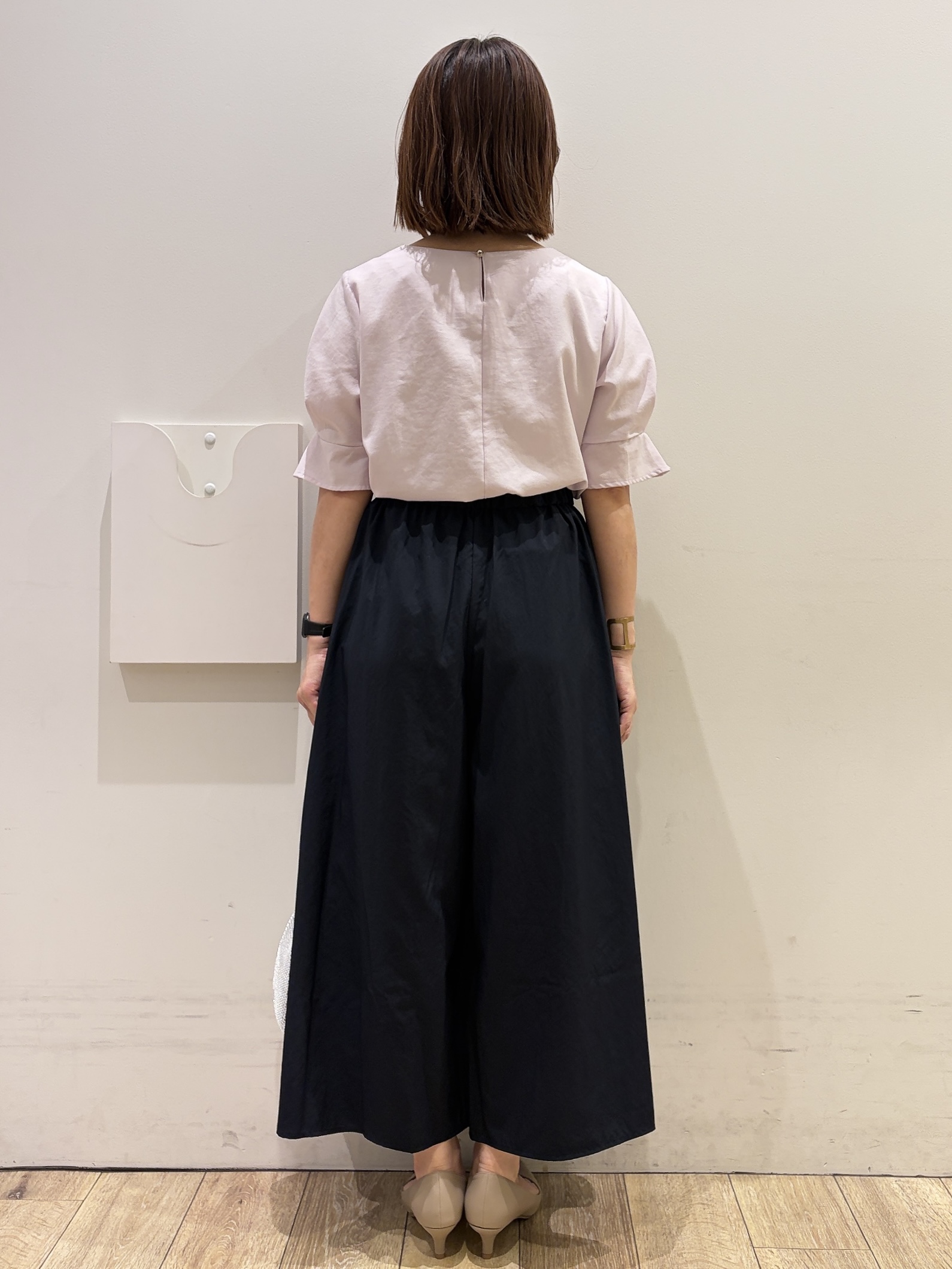 YUKOさんの「index｜【接触冷感／吸水速乾】タックパフスリーブブラウス《防シワ／洗濯機OK／XS～3L／8col》」を使ったコーディネート