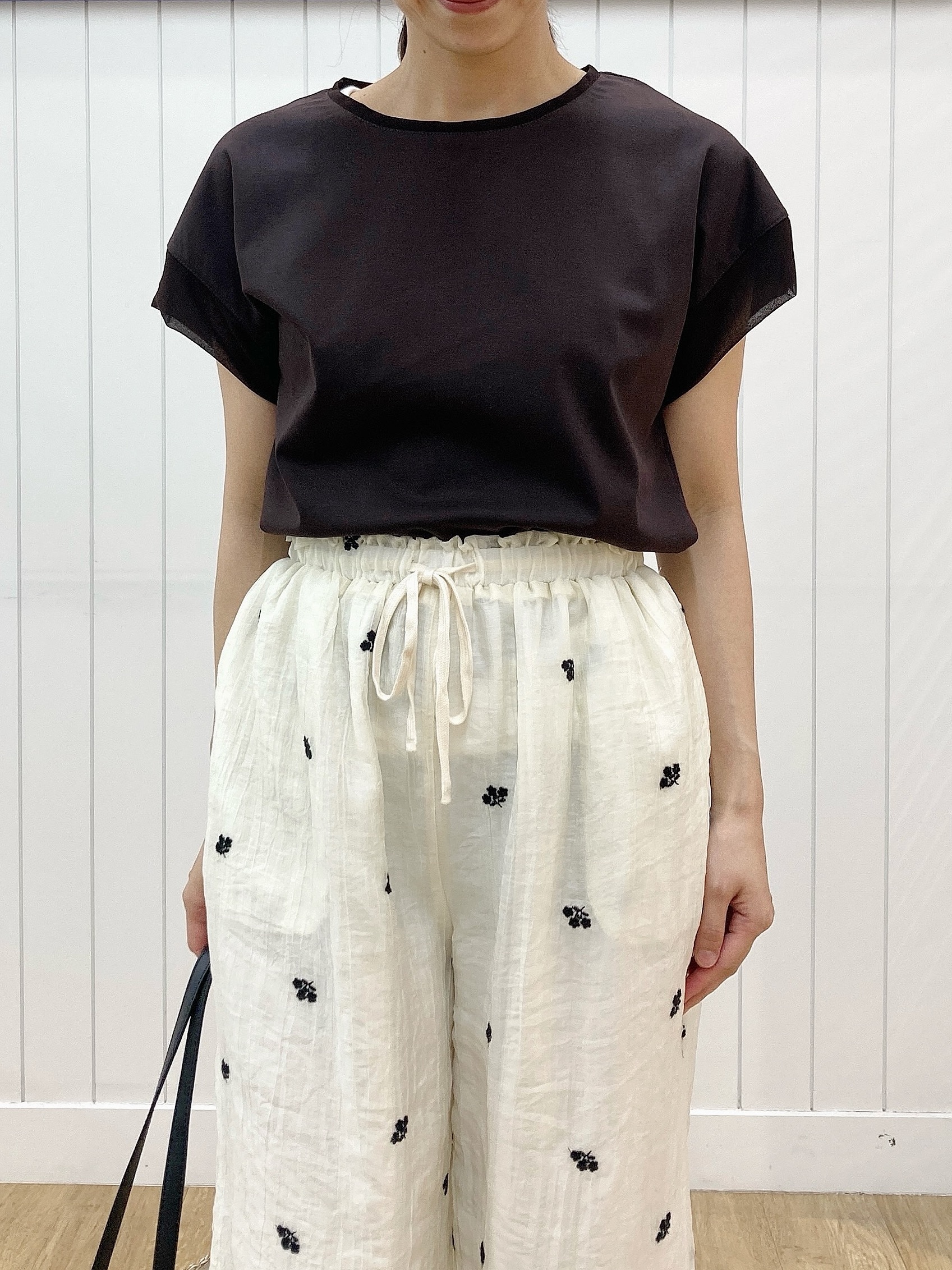 yoshiさんの「Dessin｜【UVカット/接触冷感】美光沢カットソー」を使ったコーディネート
